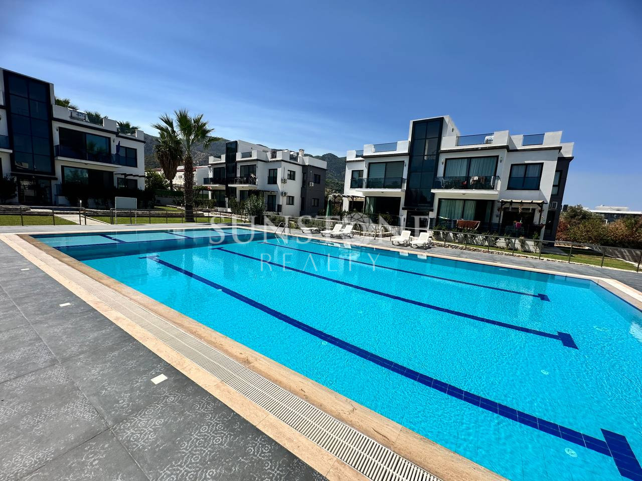 Kıbrıs Girne Alsancak Bölgesinde Satılık Full Eşyalı 2+1 Penthouse Daire. 18