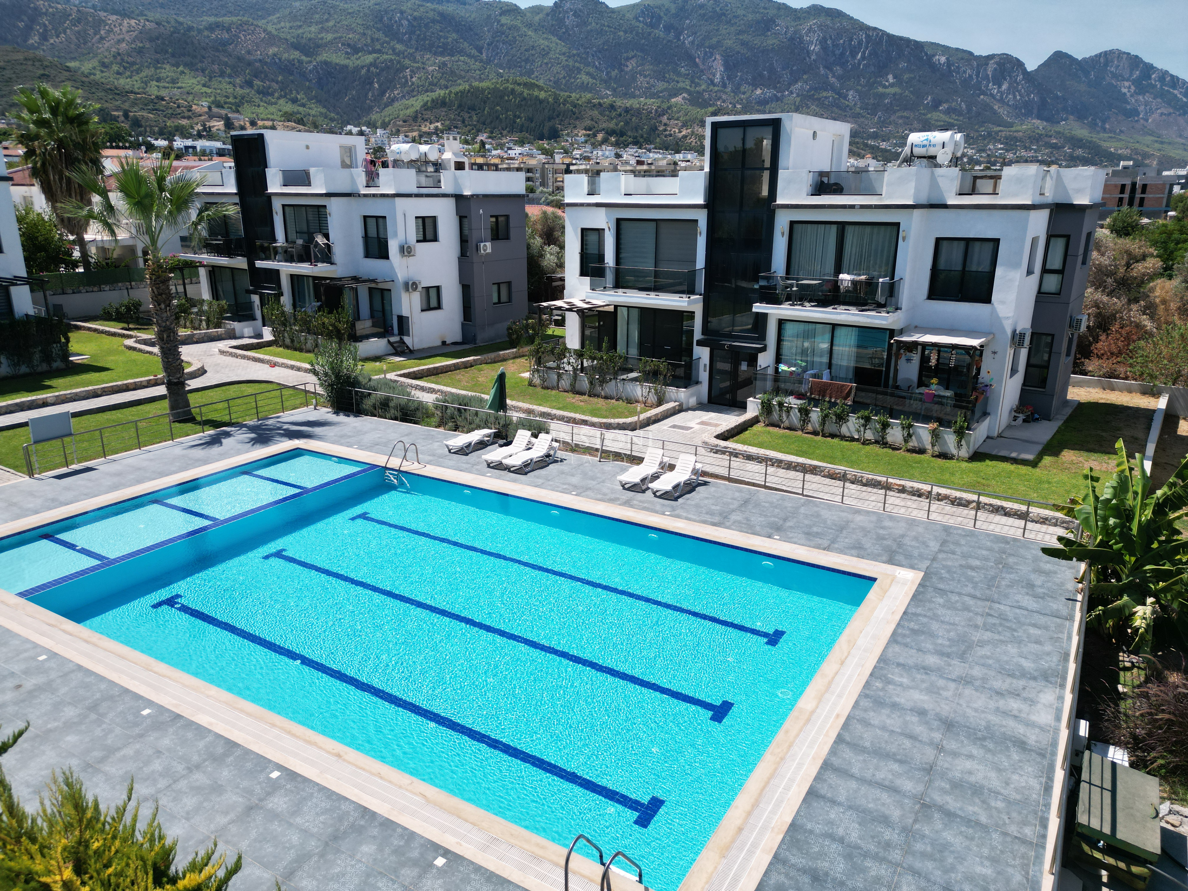 Kıbrıs Girne Alsancak Bölgesinde Satılık Full Eşyalı 2+1 Penthouse Daire. 16