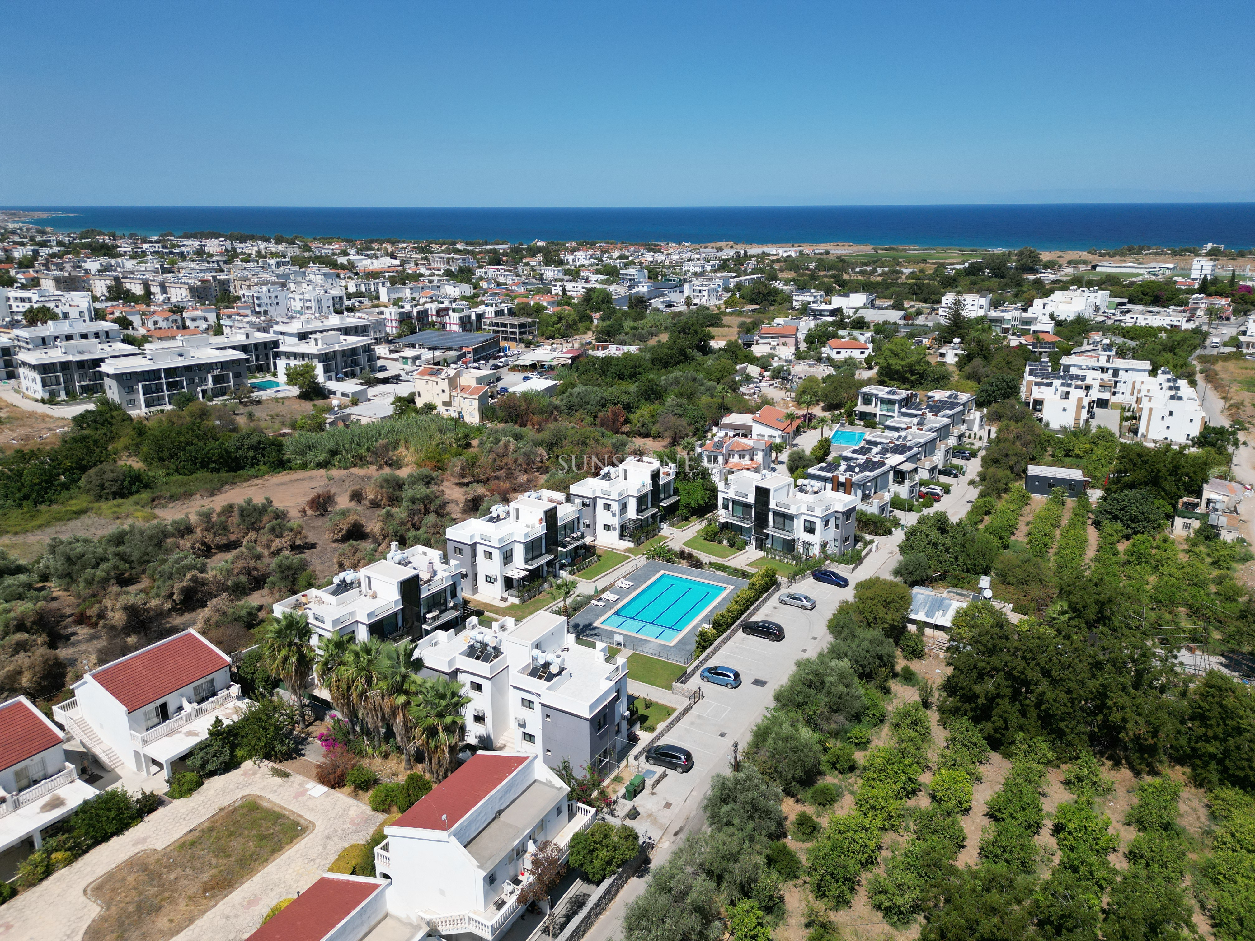 Kıbrıs Girne Alsancak Bölgesinde Satılık Full Eşyalı 2+1 Penthouse Daire. 3