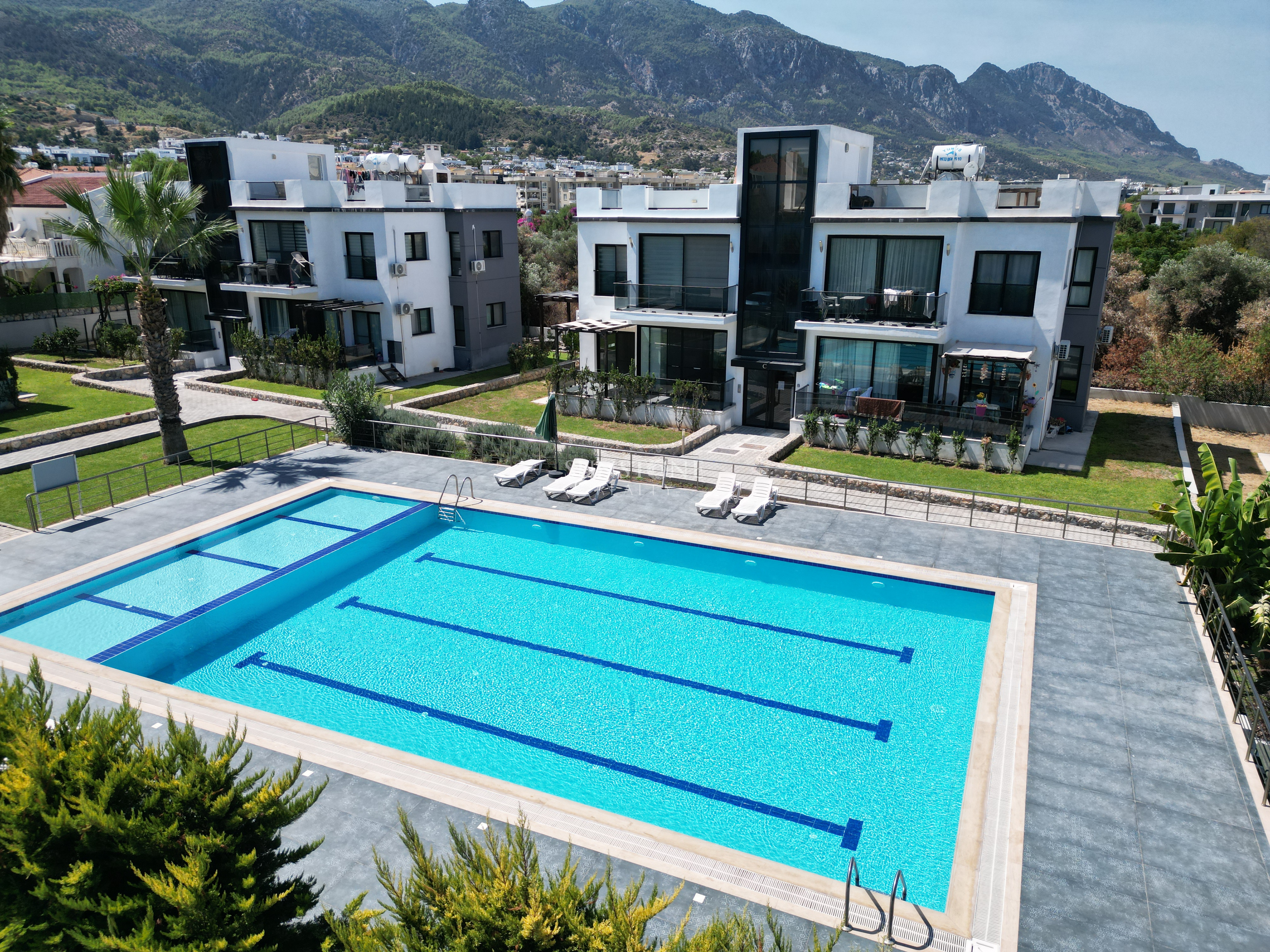 Kıbrıs Girne Alsancak Bölgesinde Satılık Full Eşyalı 2+1 Penthouse Daire. 4