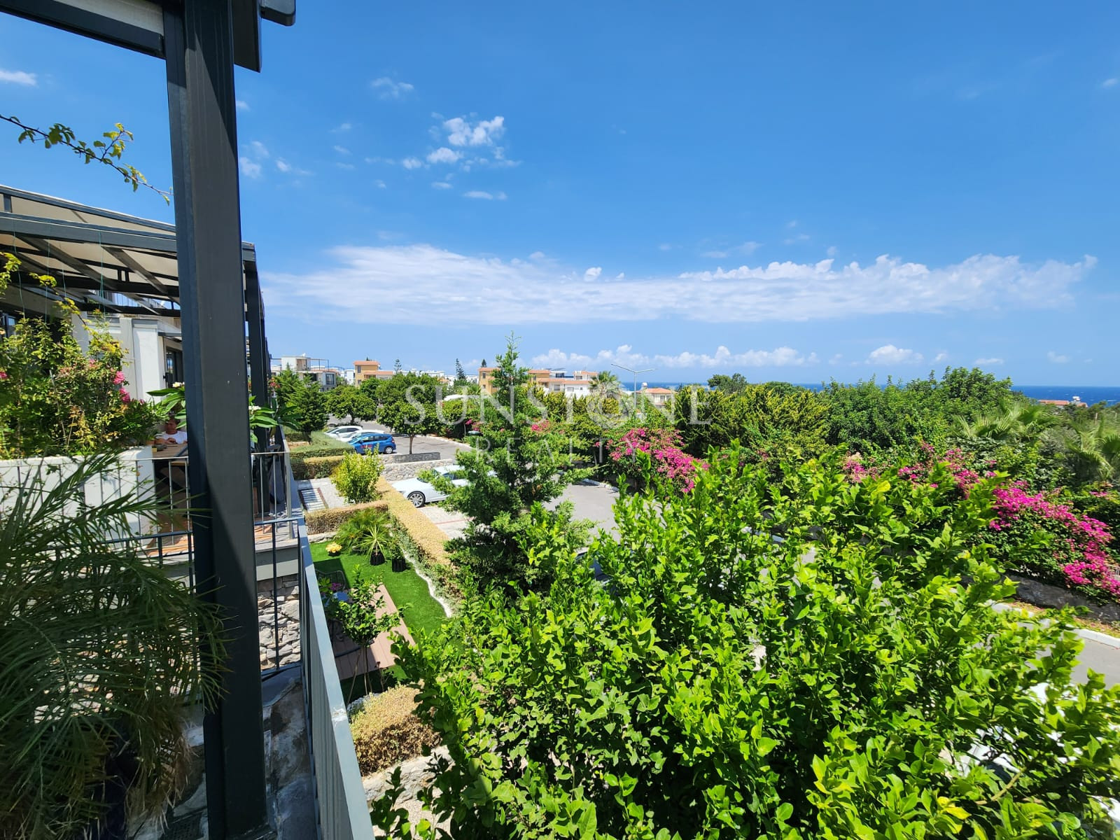 Kıbrıs Girne Alsancak Bölgesinde Satılık Lüks Daire. 21