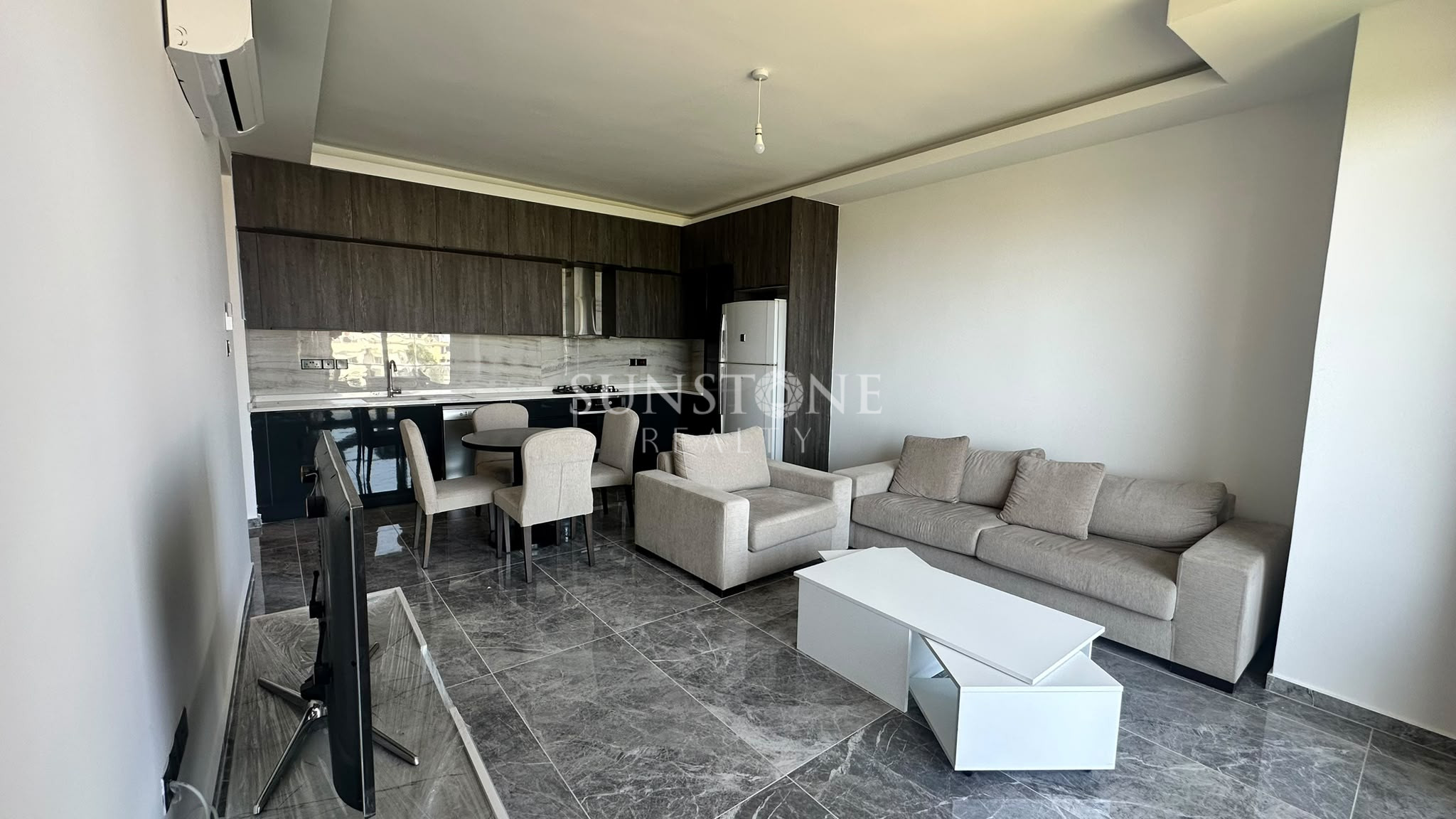Kıbrıs Girne Alsancak Merkezde 2+1 Full Eşyalı Kiralık Daire. 2