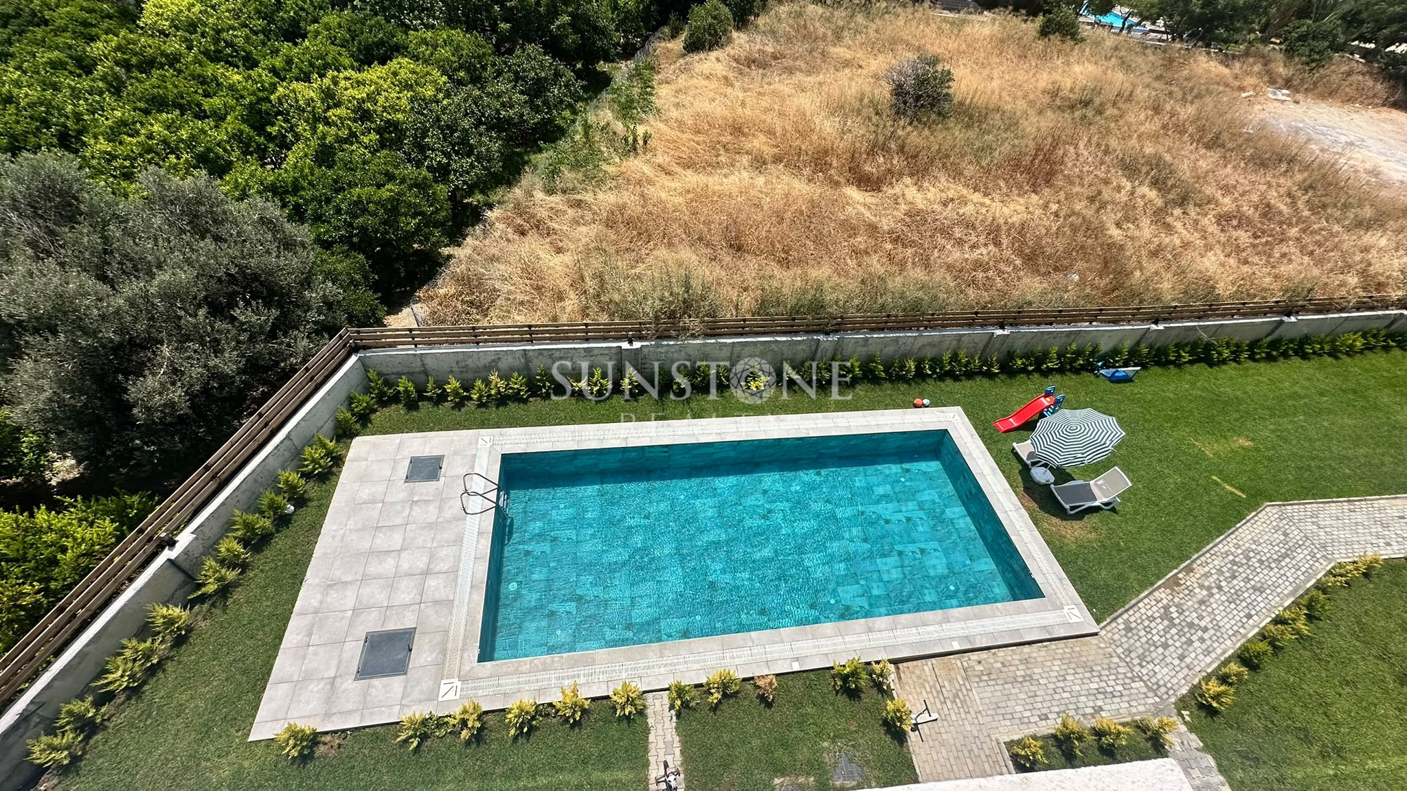 Kıbrıs Girne Alsancak Merkezde 2+1 Full Eşyalı Kiralık Daire. 4