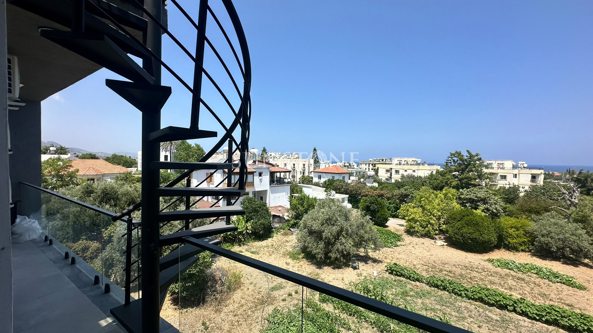 Kıbrıs Girne Alsancak Merkezde 2+1 Full Eşyalı Kiralık Daire. 5