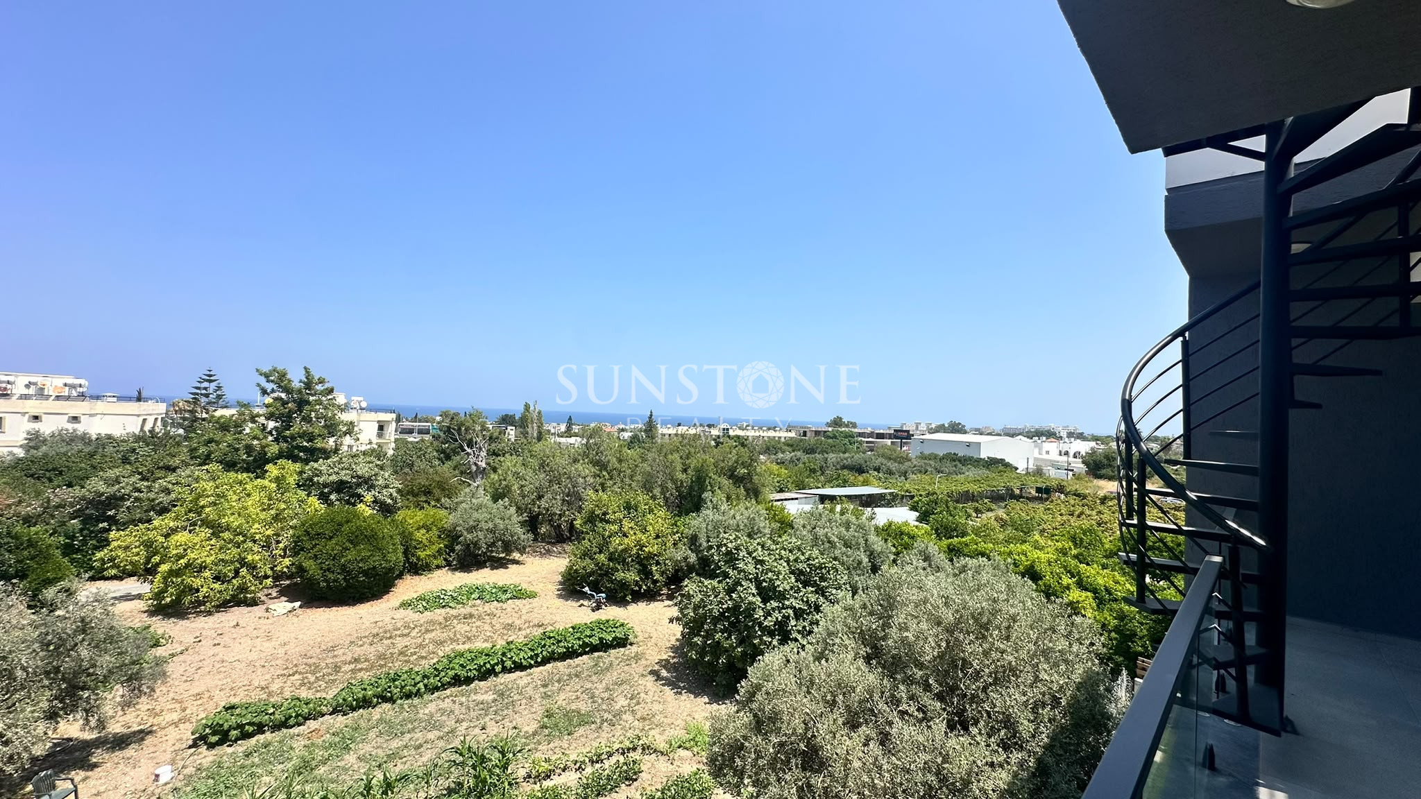 Kıbrıs Girne Alsancak Merkezde 2+1 Full Eşyalı Kiralık Daire. 6