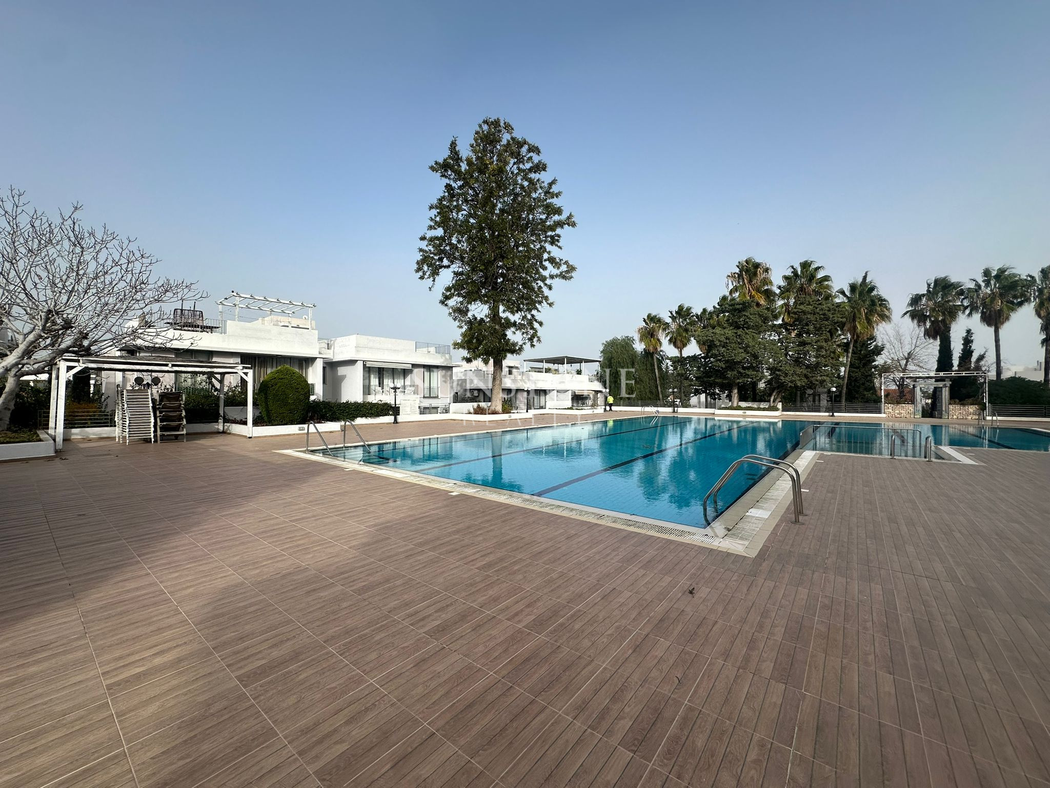 Kıbrıs Girne Alsancak 'ta Milos Park sitesinde  Full Eşyalı Satılık 1+1  Fırsat Daire  14