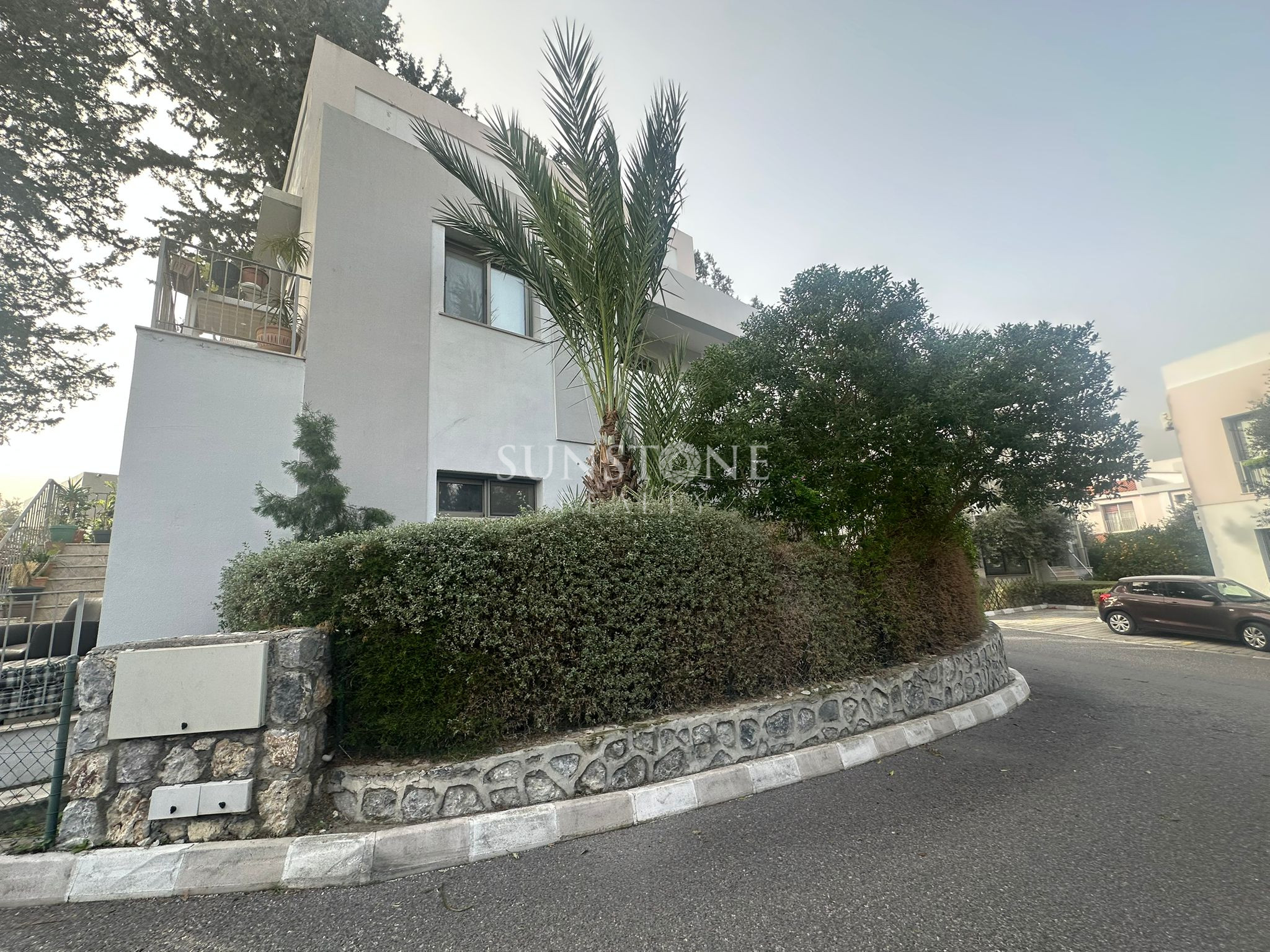 Kıbrıs Girne Alsancak 'ta Milos Park sitesinde  Full Eşyalı Satılık 1+1  Fırsat Daire  2