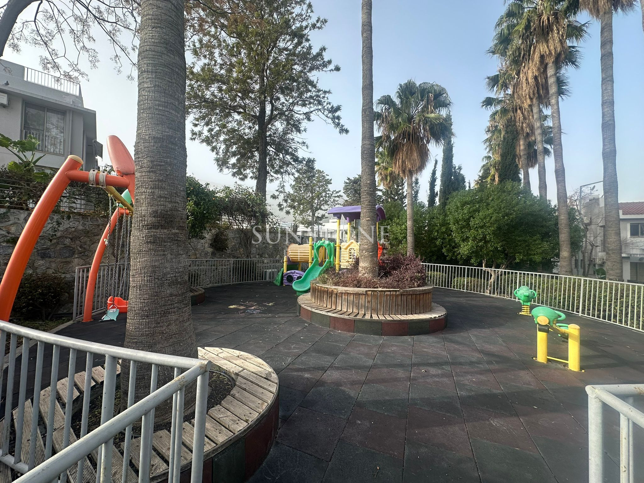 Kıbrıs Girne Alsancak 'ta Milos Park sitesinde  Full Eşyalı Satılık 1+1  Fırsat Daire  15