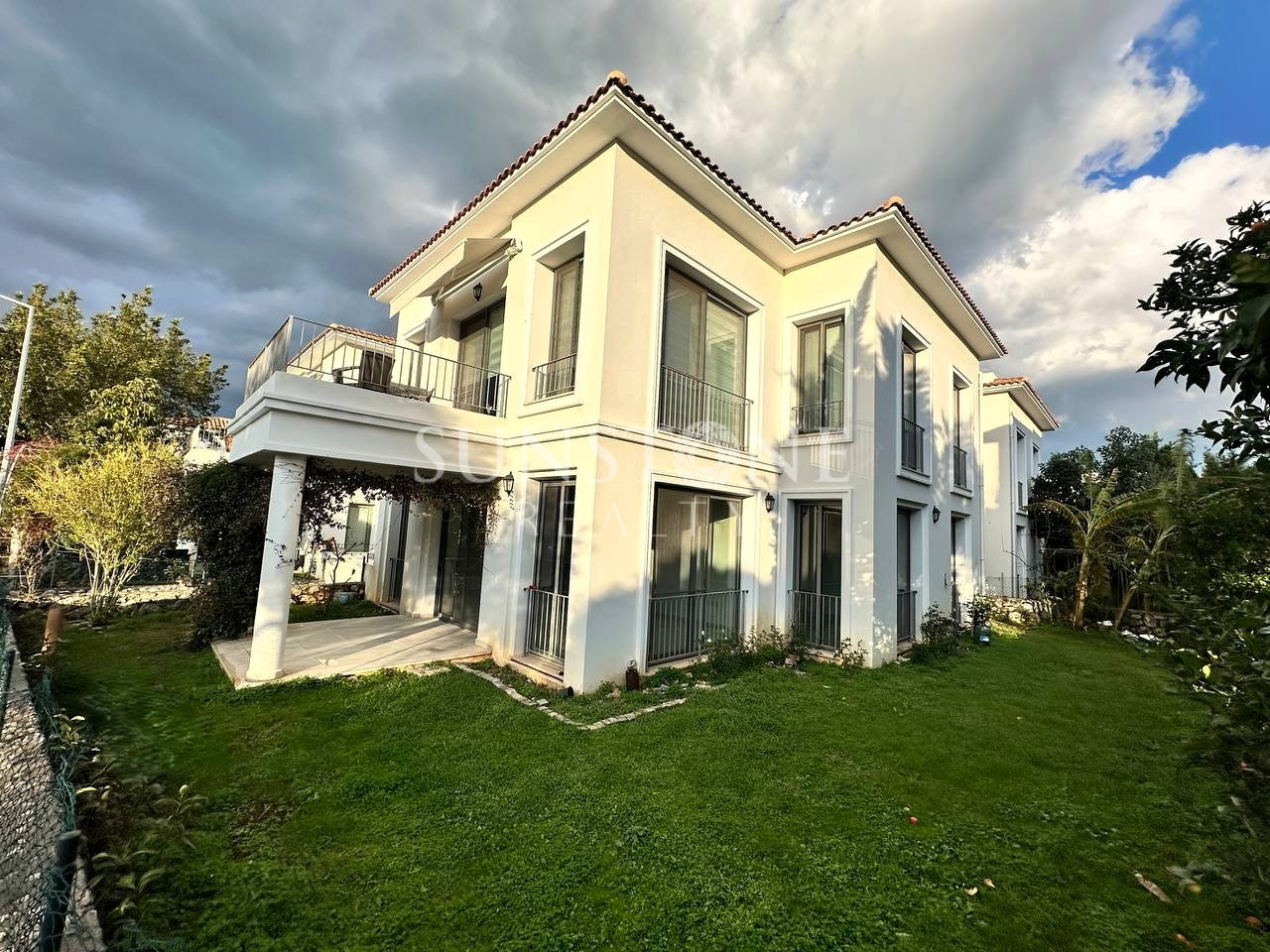 Kıbrıs Girne Alsancak Town Houses Sitesinde Satılık 2+1 Daire 6