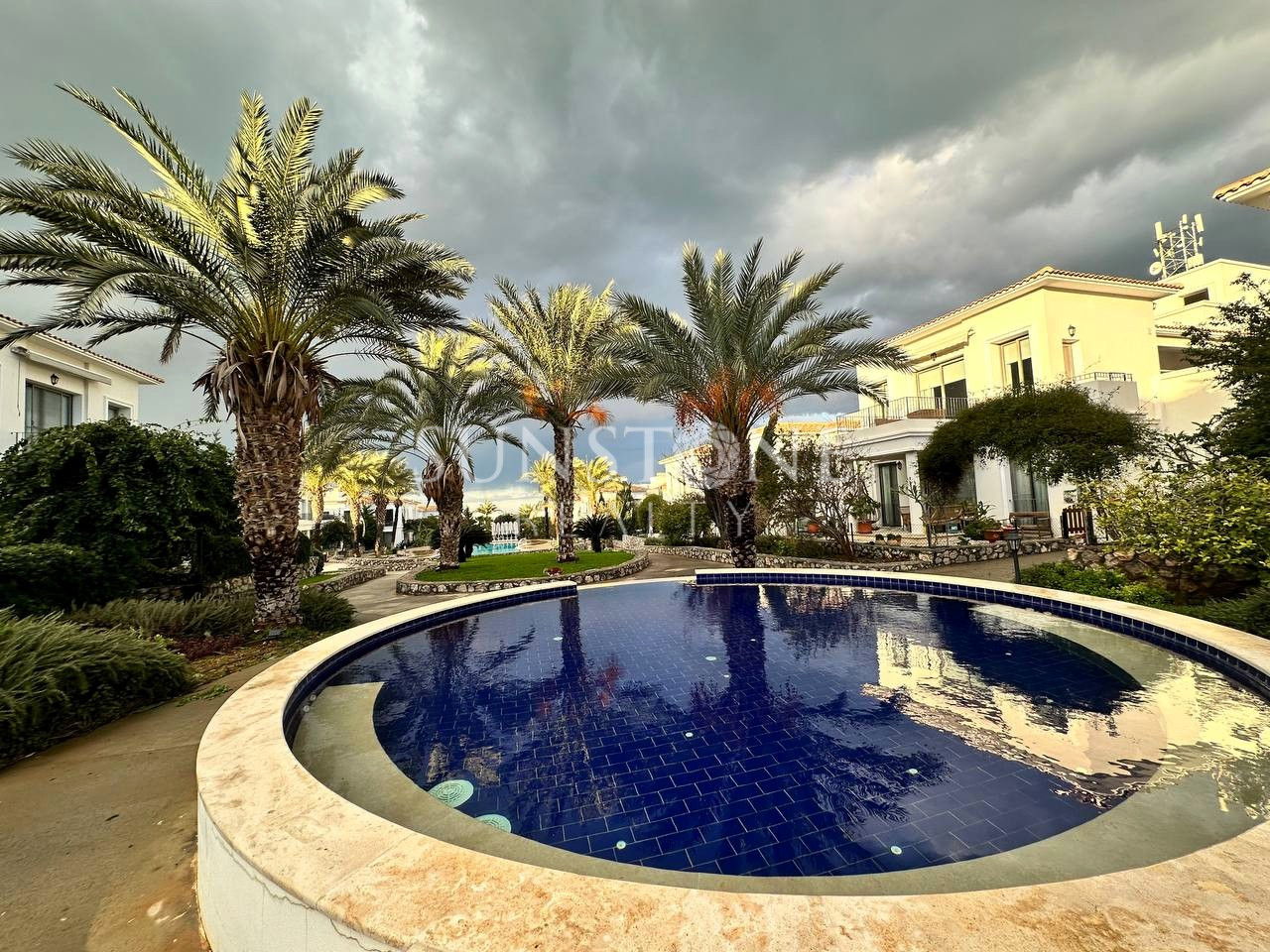 Kıbrıs Girne Alsancak Town Houses Sitesinde Satılık 2+1 Daire 17