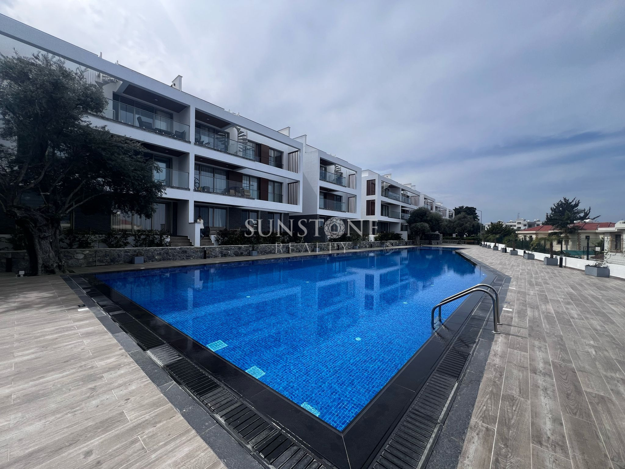 2+1 Penthouse with Roof Terrace in a Complex with Pool in Cyprus - Kyrenia - Alsancak 2