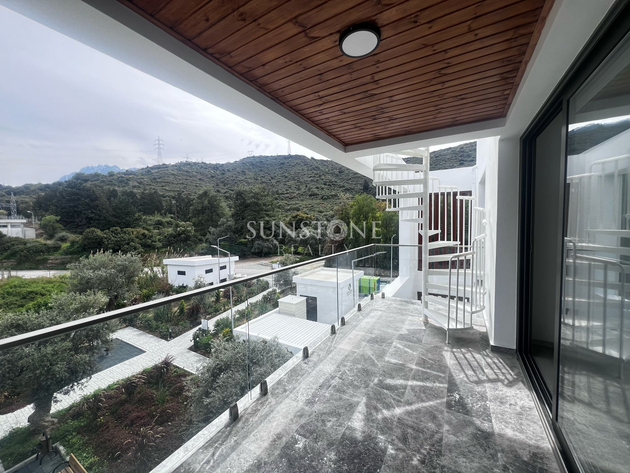2+1 Penthouse with Roof Terrace in a Complex with Pool in Cyprus - Kyrenia - Alsancak 14