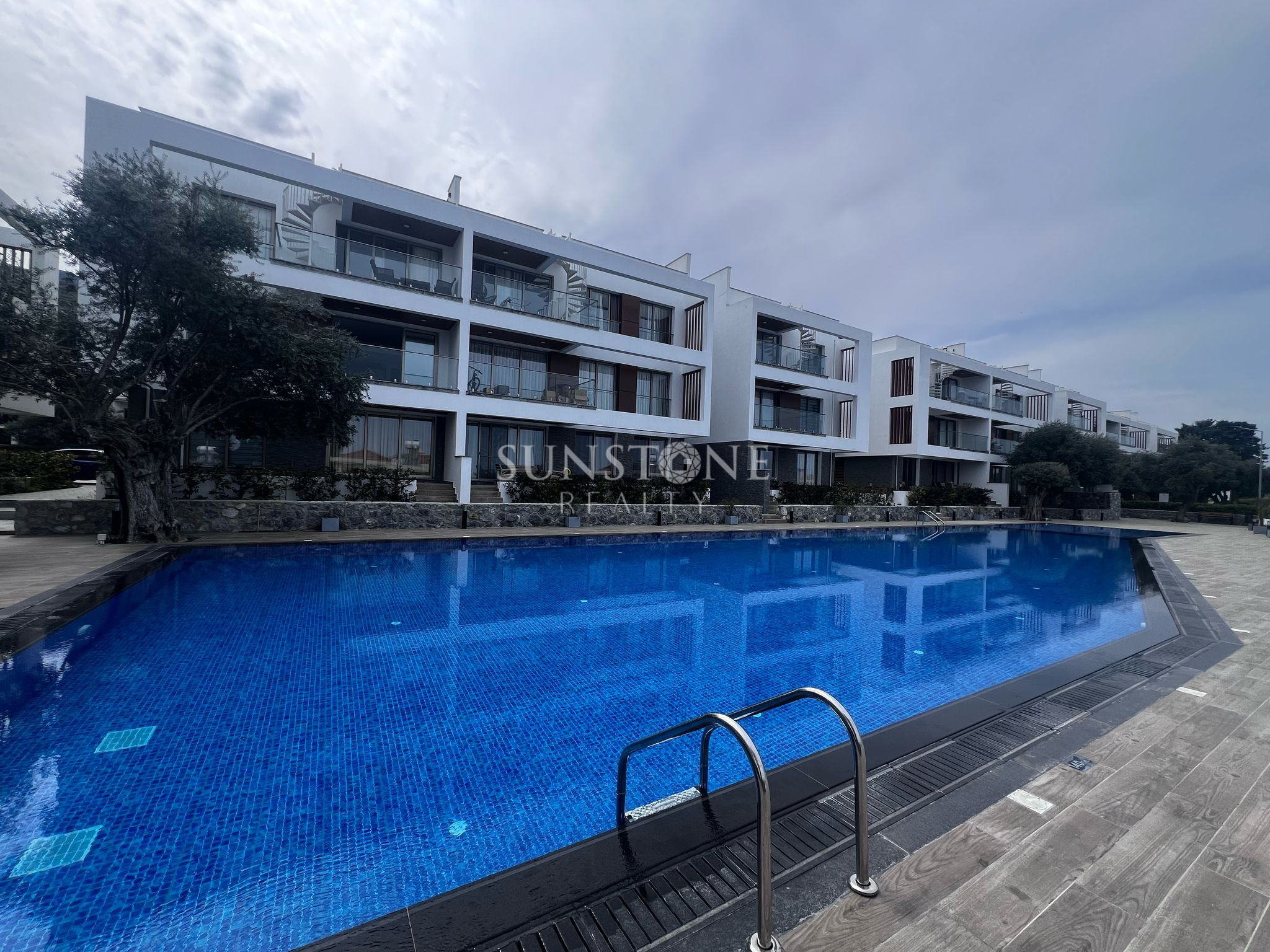 2+1 Penthouse with Roof Terrace in a Complex with Pool in Cyprus - Kyrenia - Alsancak 20