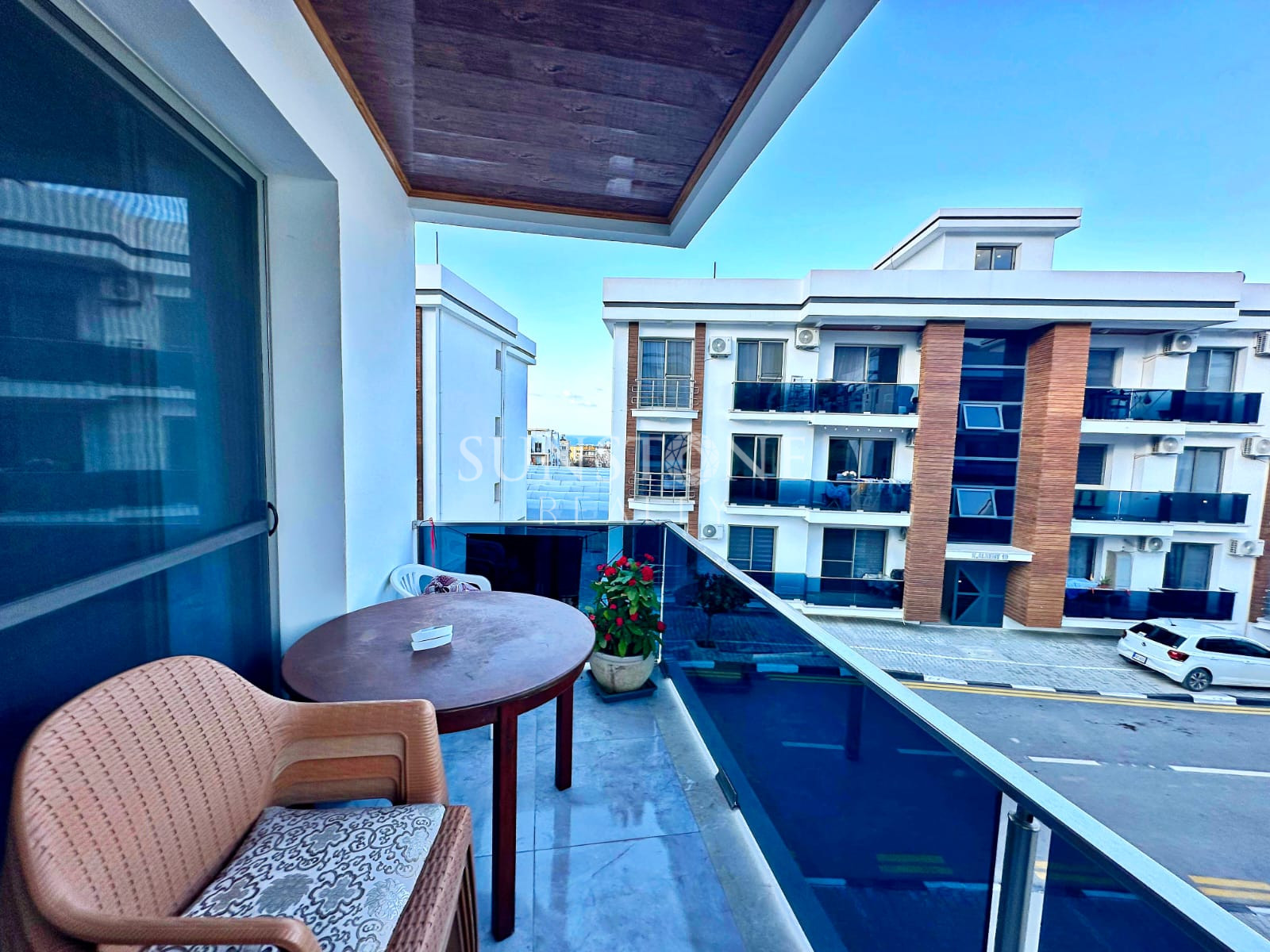 Kıbrıs Girne Alsancak'ta 3+1 Deniz Manzaralı Satılık Daire 2