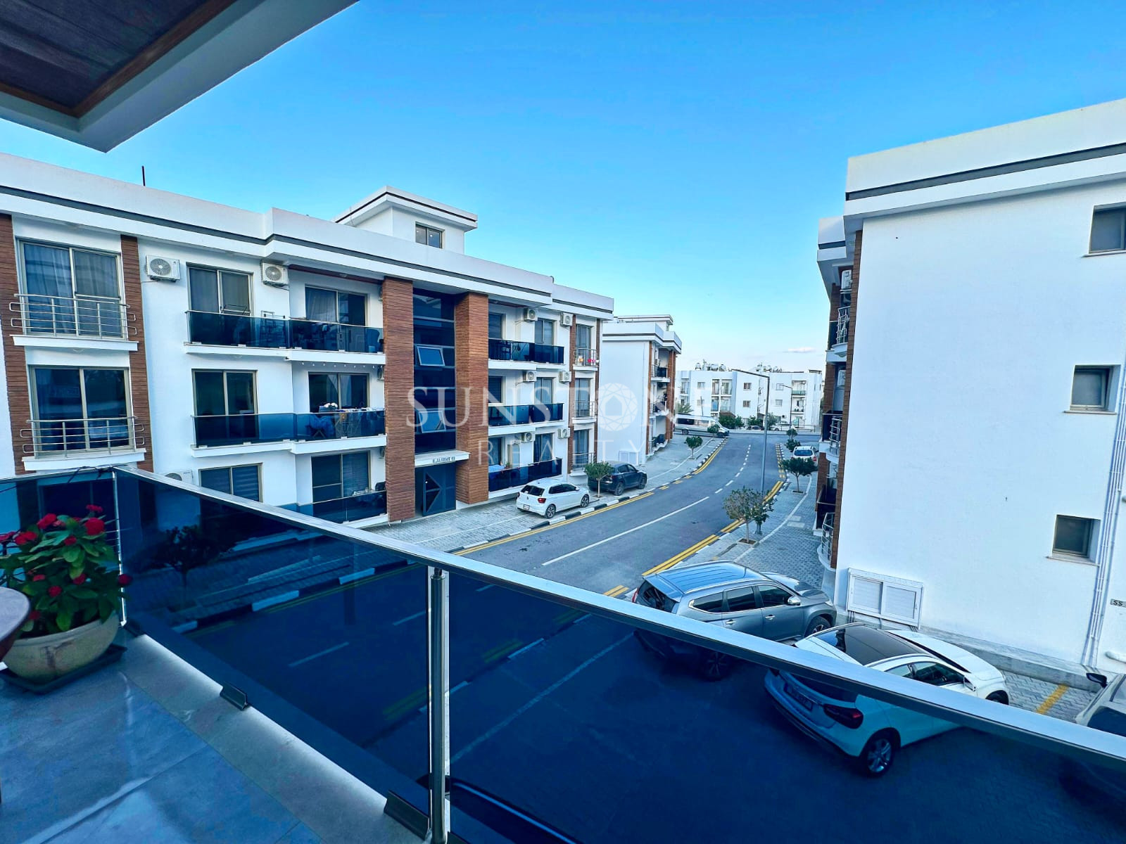 Kıbrıs Girne Alsancak'ta 3+1 Deniz Manzaralı Satılık Daire 3