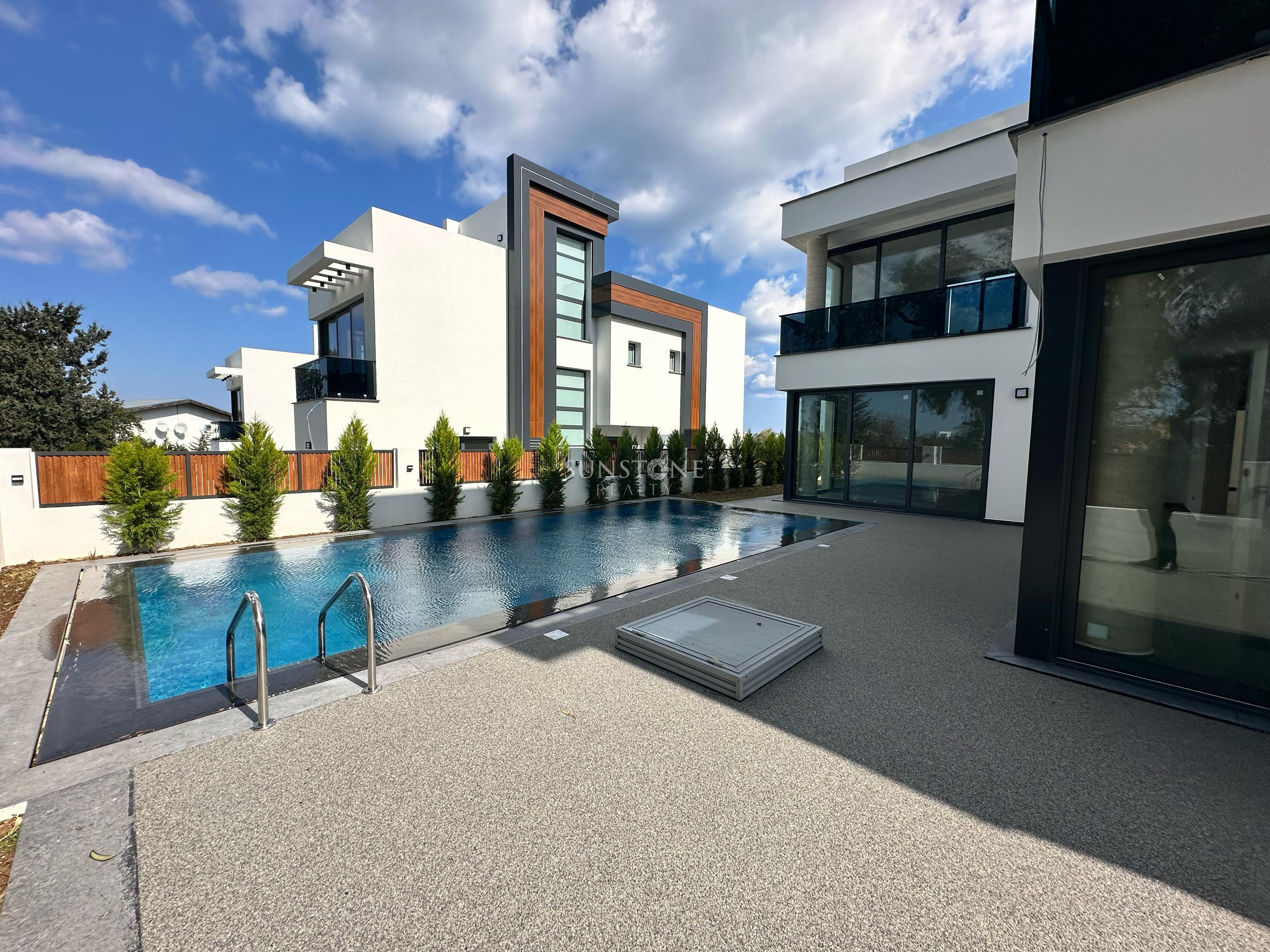 Villa For Sale in Alsancak, Kyrenia, Cyprus 2