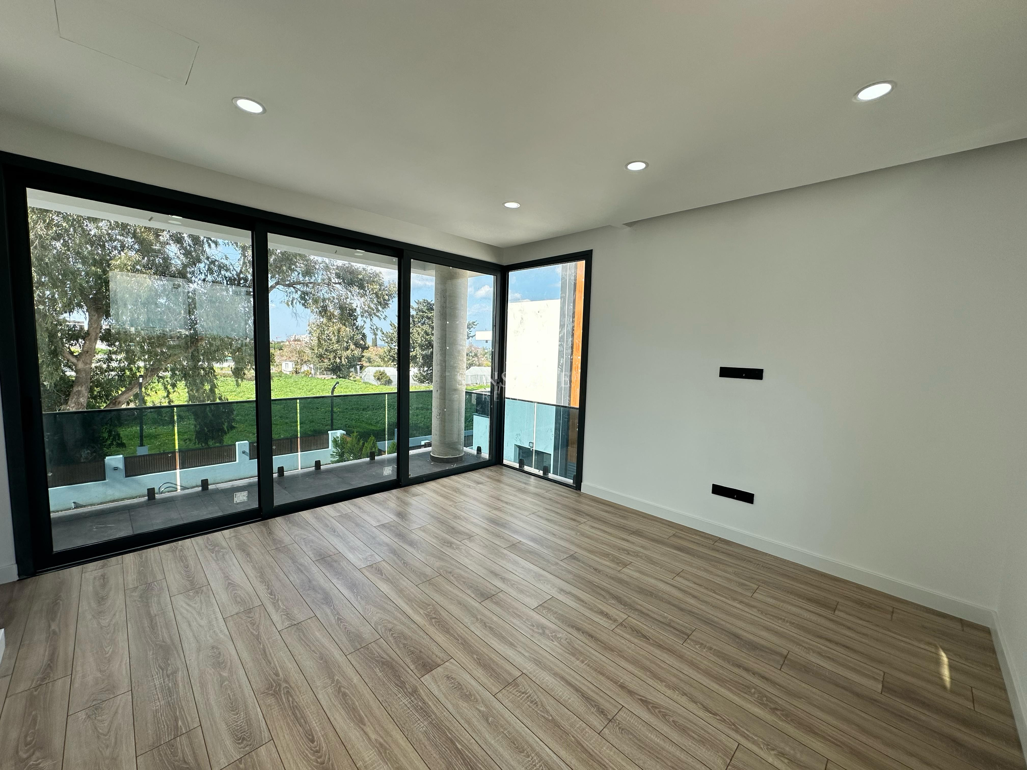 Villa For Sale in Alsancak, Kyrenia, Cyprus 9