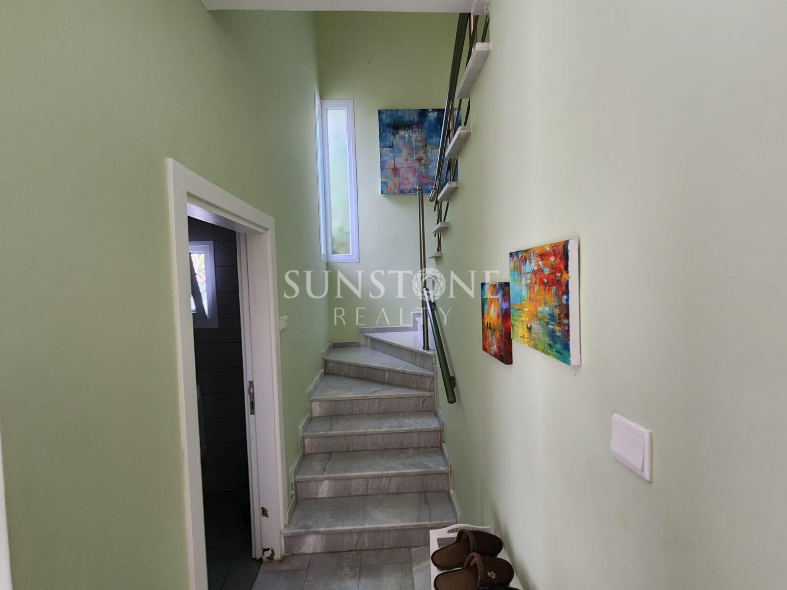 Kıbrıs Girne Bellapais 'da Dağ ve Deniz Manzaralı Full Eşyalı 3+1 Kiralık Villa  18
