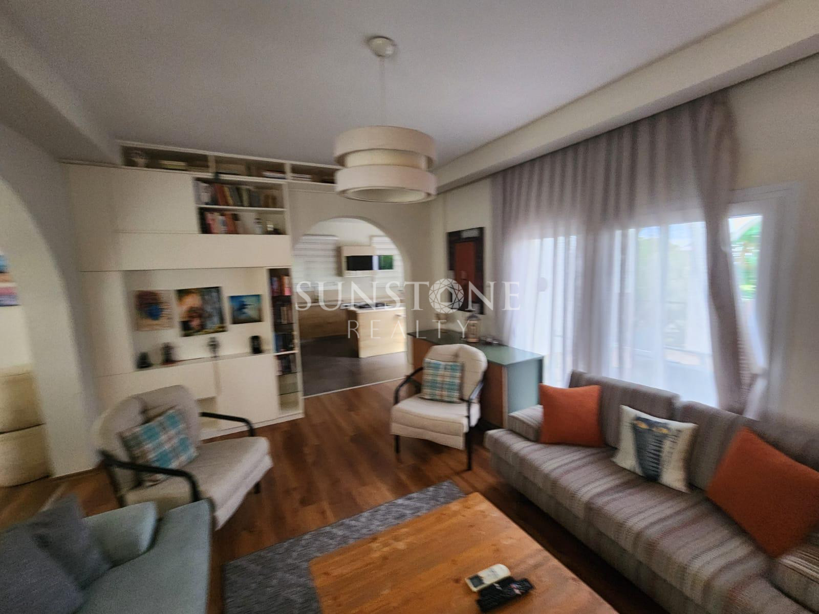 Kıbrıs Girne Bellapais 'da Dağ ve Deniz Manzaralı Full Eşyalı 3+1 Kiralık Villa  3
