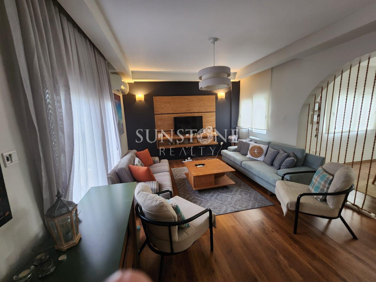 Kıbrıs Girne Bellapais 'da Dağ ve Deniz Manzaralı Full Eşyalı 3+1 Kiralık Villa  5