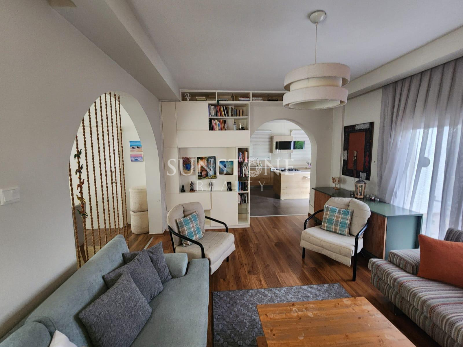 Kıbrıs Girne Bellapais 'da Dağ ve Deniz Manzaralı Full Eşyalı 3+1 Kiralık Villa  6
