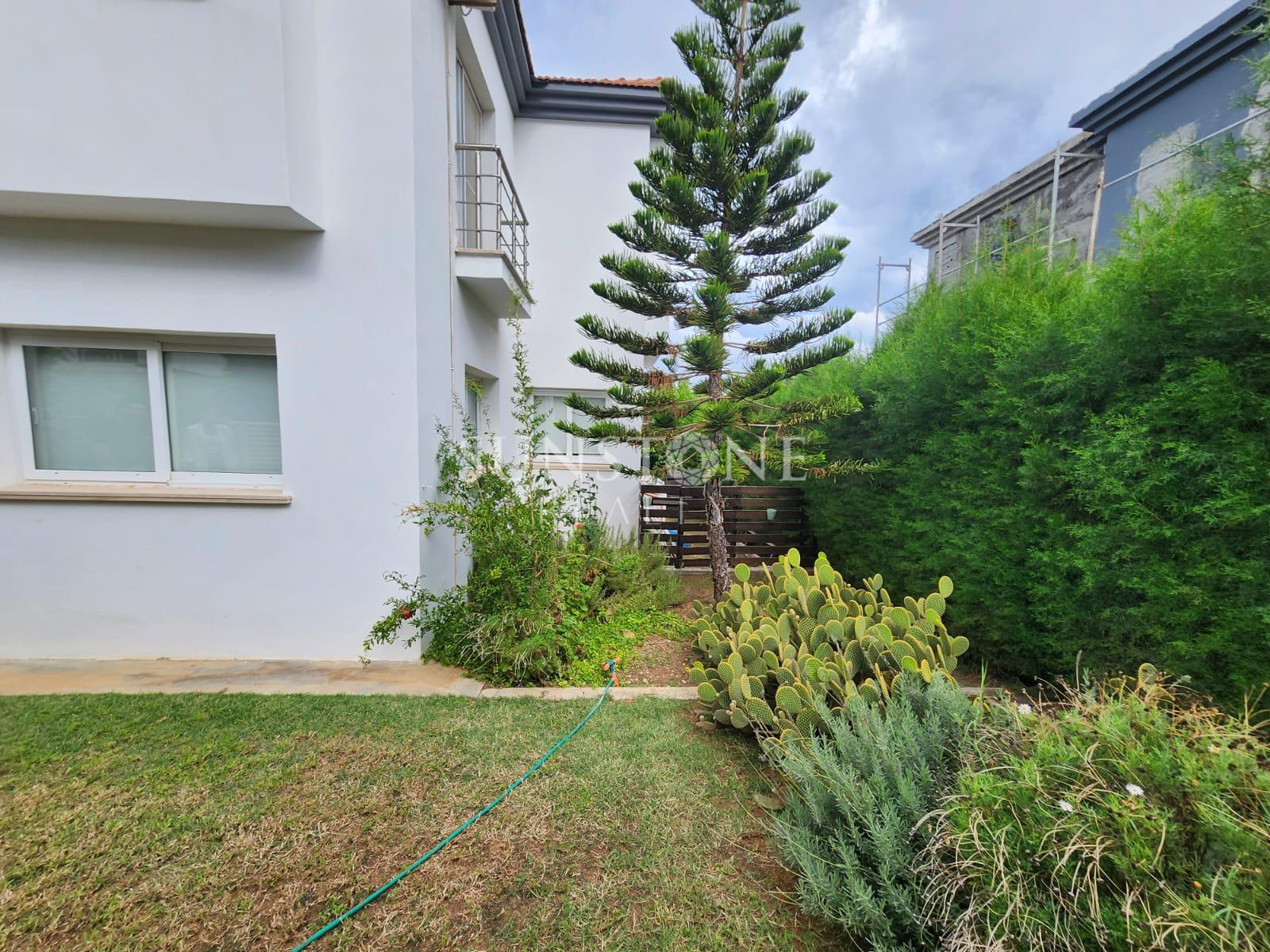 Kıbrıs Girne Bellapais 'da Dağ ve Deniz Manzaralı Full Eşyalı 3+1 Kiralık Villa  19