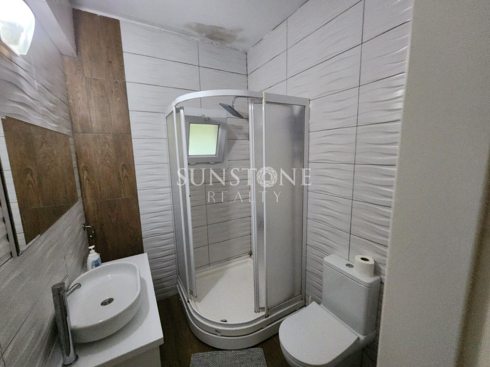 Kıbrıs Girne Bellapais 'da Dağ ve Deniz Manzaralı Full Eşyalı 3+1 Kiralık Villa  17