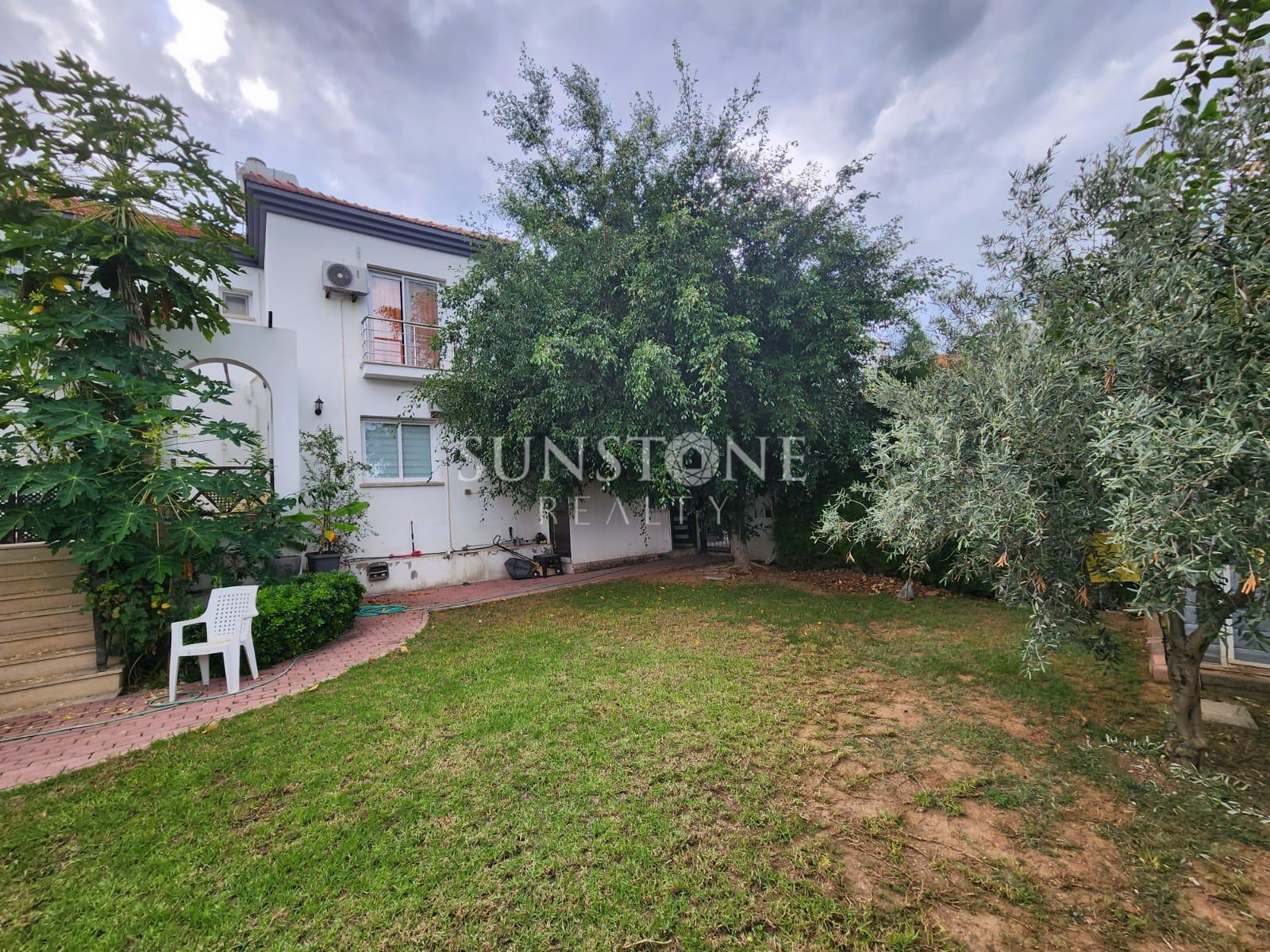 Kıbrıs Girne Bellapais 'da Dağ ve Deniz Manzaralı Full Eşyalı 3+1 Kiralık Villa  14
