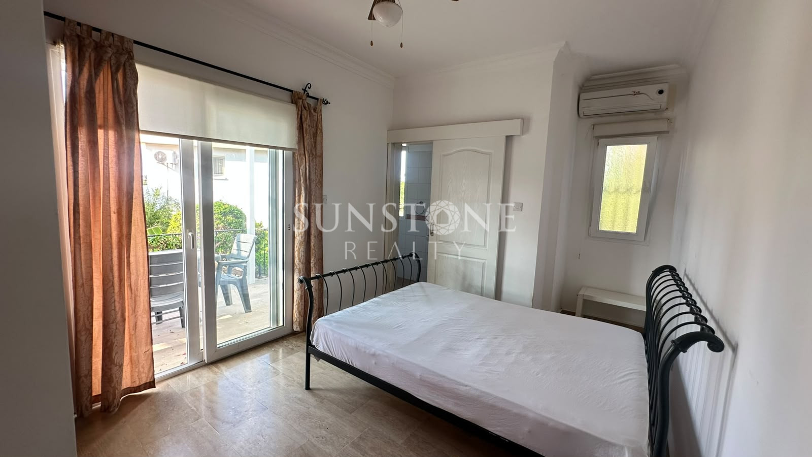Kıbrıs Girne Bellapais'ta ESK 'ya Yürüyüş mesafesinde  Ortak Havuzlu Full Eşya Kiralık ı 3+1 Daire 10