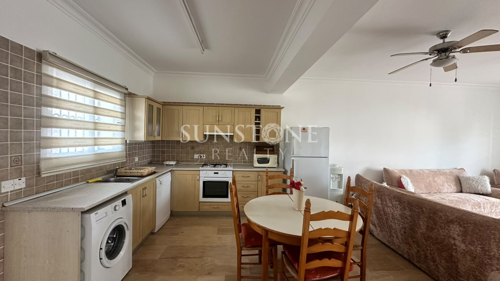 Kıbrıs Girne Bellapais'ta ESK 'ya Yürüyüş mesafesinde  Ortak Havuzlu Full Eşya Kiralık ı 3+1 Daire 7