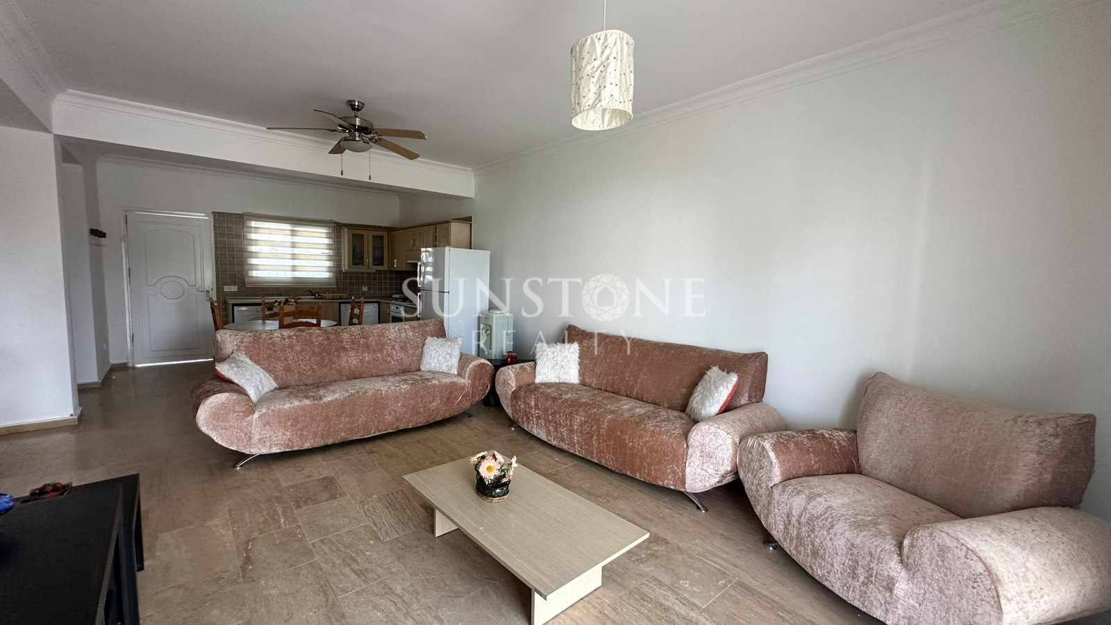 Kıbrıs Girne Bellapais'ta ESK 'ya Yürüyüş mesafesinde  Ortak Havuzlu Full Eşya Kiralık ı 3+1 Daire 5
