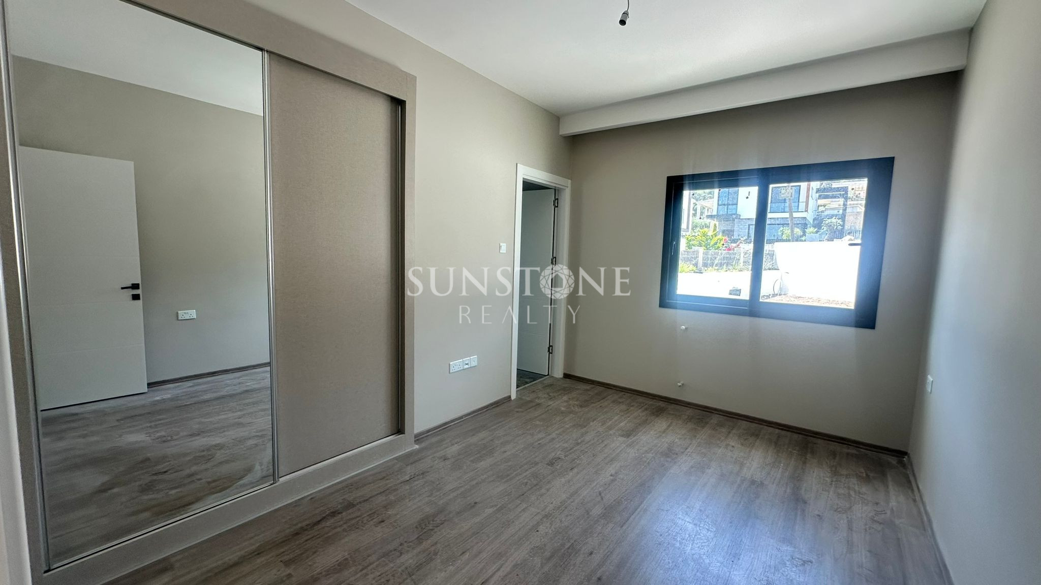 Kıbrıs Girne Bellapais'te Modern Tasarımlı Satılık Özel Yüzme Havuzlu 4+1 Villalar 10