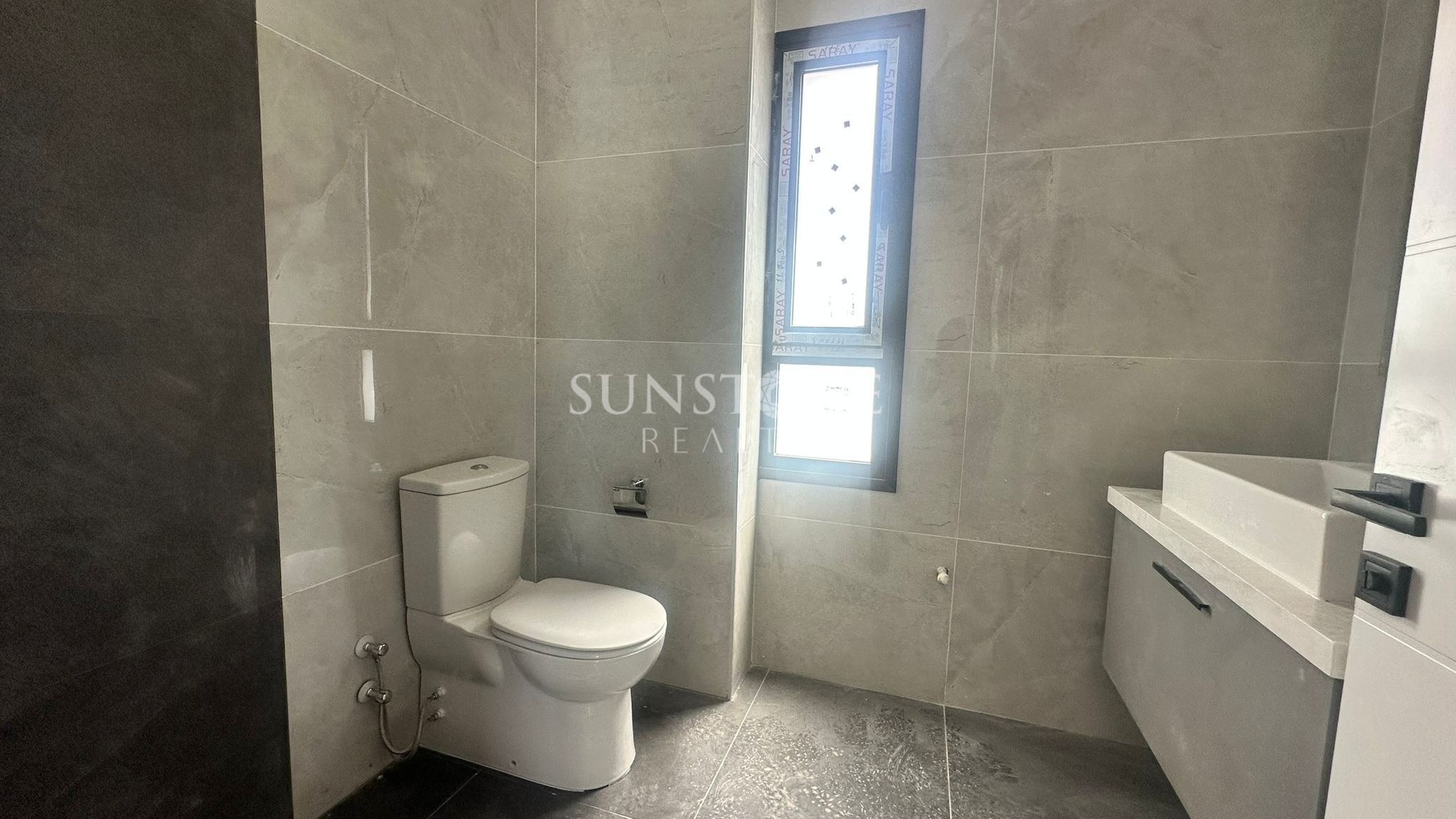 Kıbrıs Girne Bellapais'te Modern Tasarımlı Satılık Özel Yüzme Havuzlu 4+1 Villalar 9