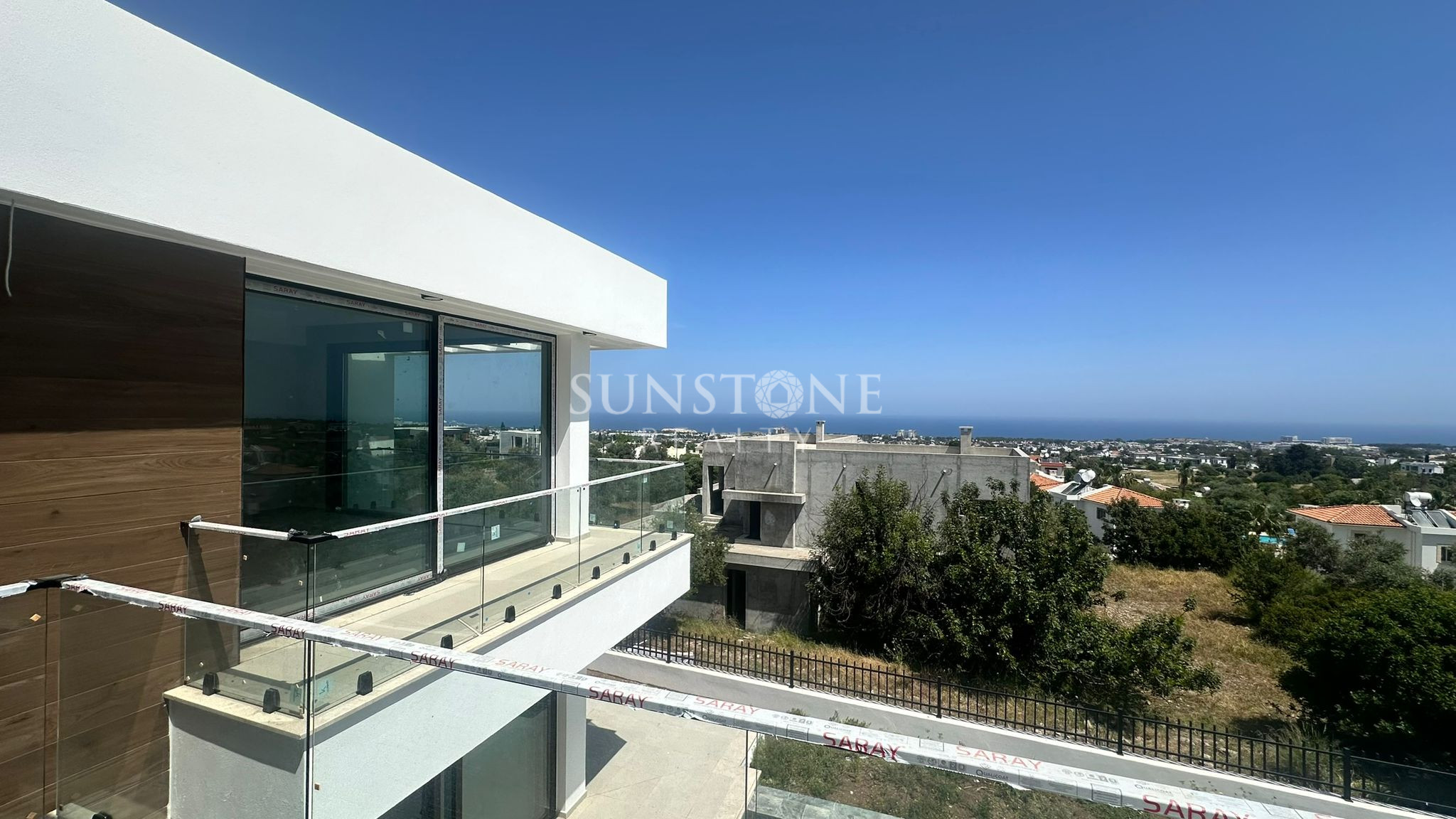 Kıbrıs Girne Bellapais'te Modern Tasarımlı Satılık Özel Yüzme Havuzlu 4+1 Villalar 4