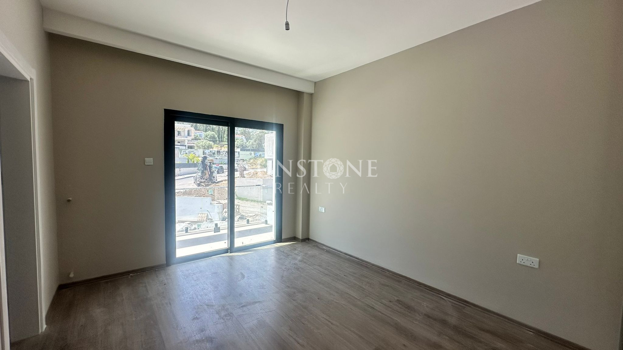Kıbrıs Girne Bellapais'te Modern Tasarımlı Satılık Özel Yüzme Havuzlu 4+1 Villalar 16