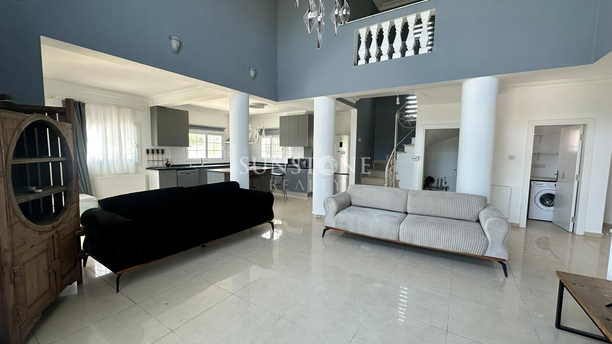 Kıbrıs Girne Çatalköy'de Dağ ve Deniz Manzaralı Chamada Otel'e Yürüme Mesafinde Full Eşyalı Özel Yüzme Havuzlu 3+1 Villa 11