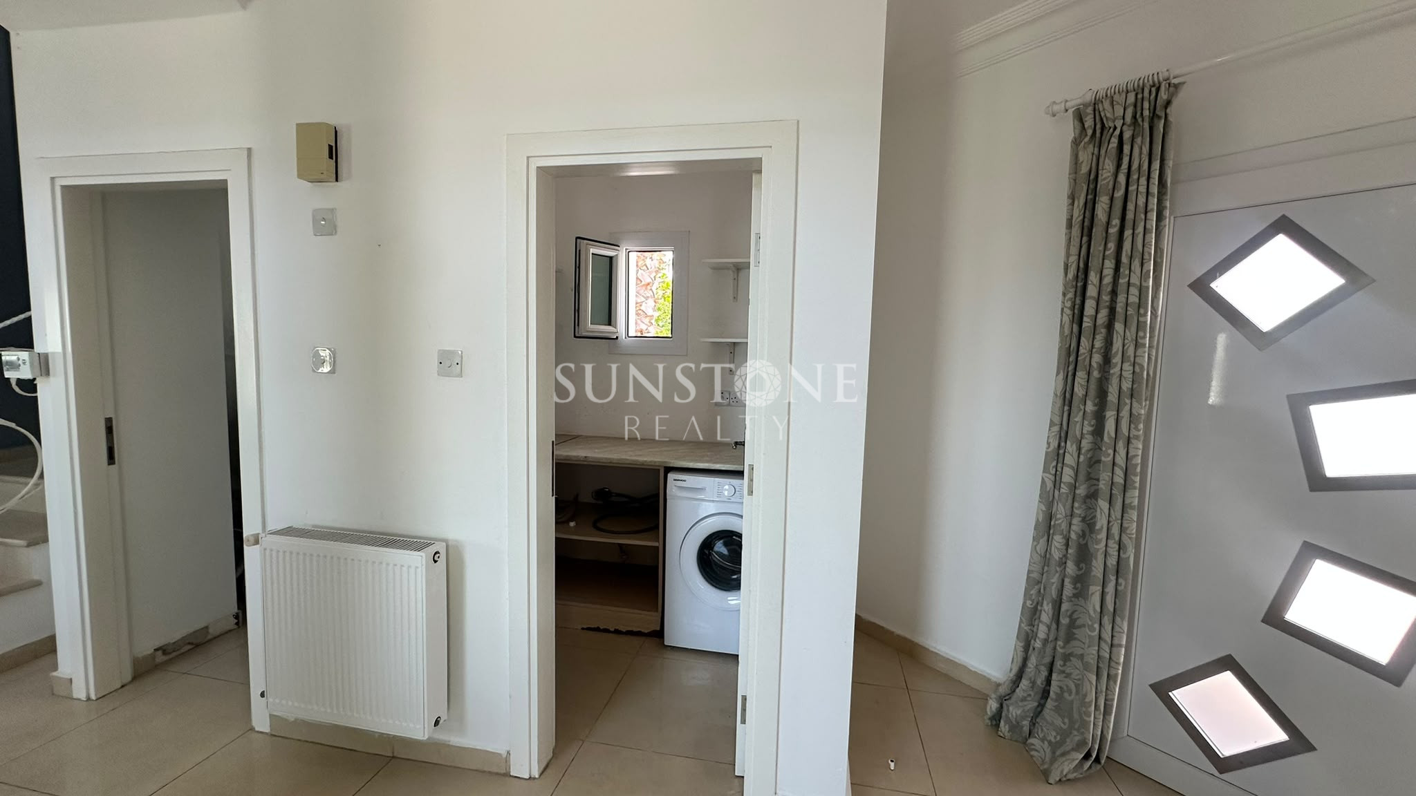 Kıbrıs Girne Çatalköy'de Dağ ve Deniz Manzaralı Chamada Otel'e Yürüme Mesafinde Full Eşyalı Özel Yüzme Havuzlu 3+1 Villa 16