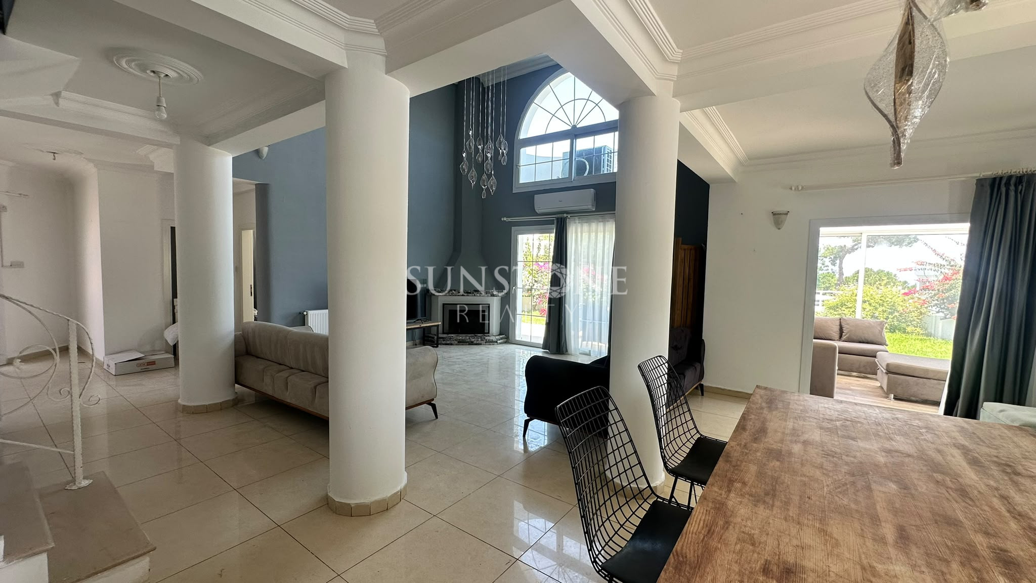 Kıbrıs Girne Çatalköy'de Dağ ve Deniz Manzaralı Chamada Otel'e Yürüme Mesafinde Full Eşyalı Özel Yüzme Havuzlu 3+1 Villa 10