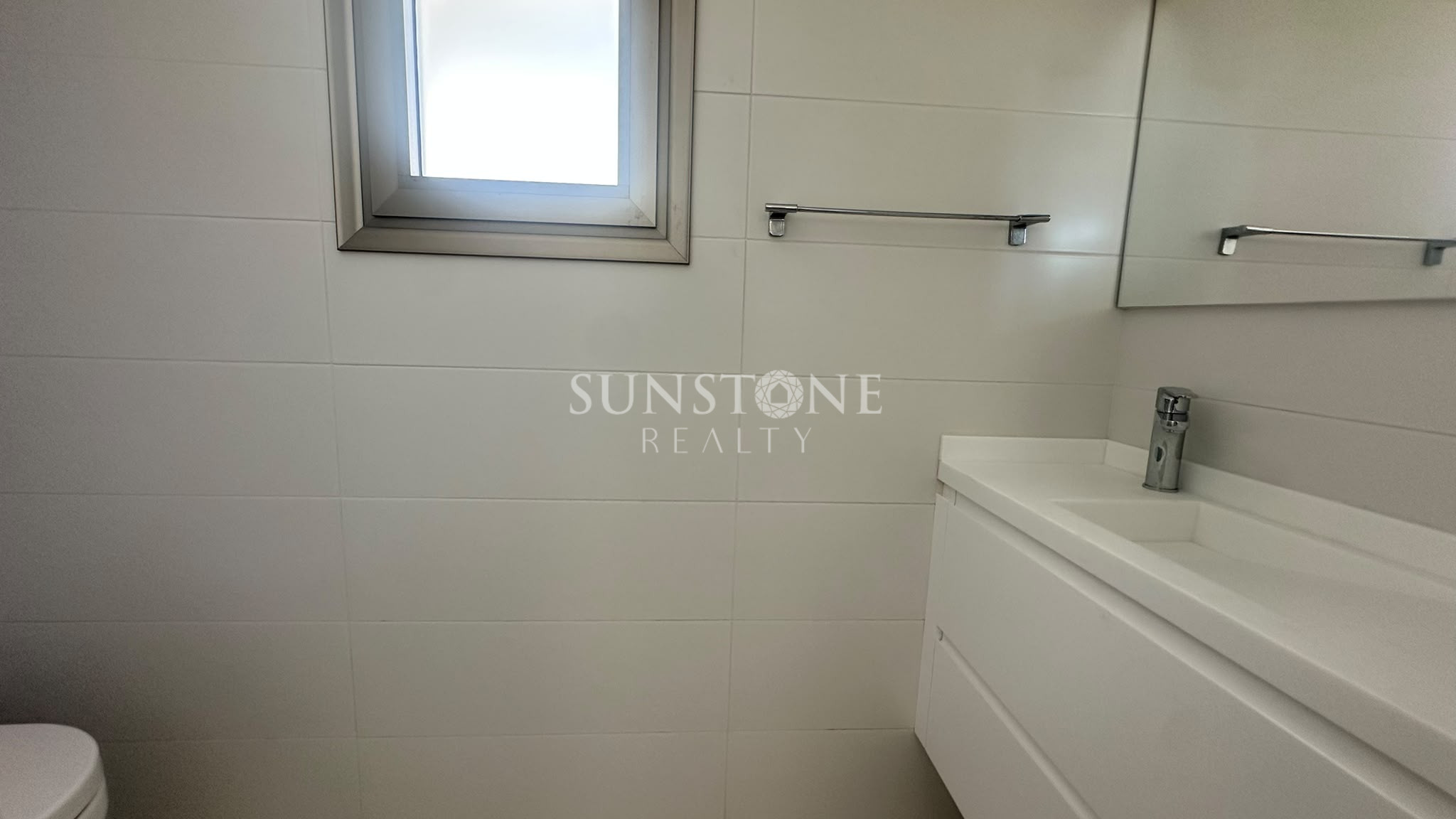 Kıbrıs Girne Çatalköy'de Denize 200 Metre Mesafede Ö zel Hvuzlu Full Eşyalı Lüks Kiralık 3+1 Villa 13