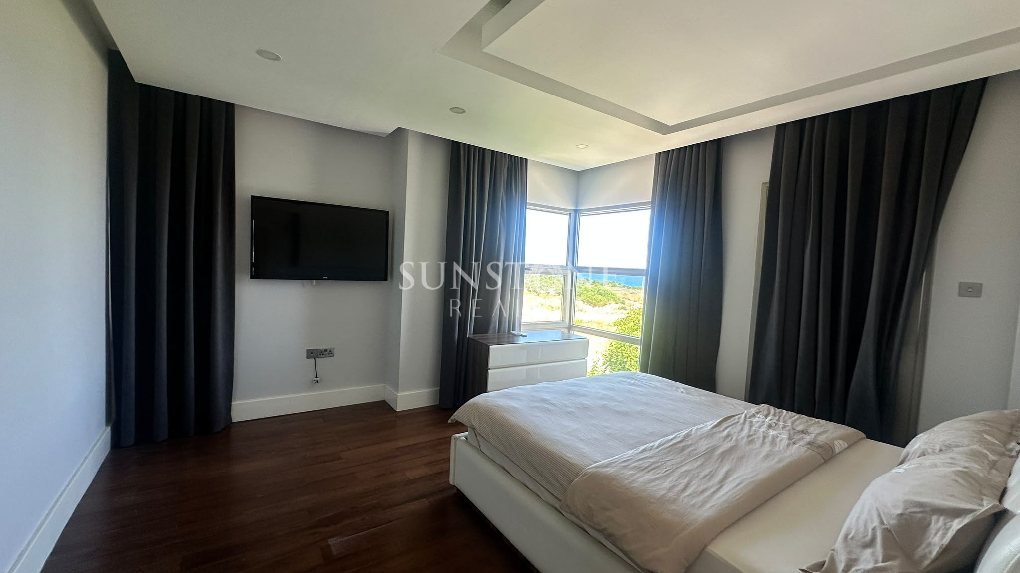 Kıbrıs Girne Çatalköy'de Denize 200 Metre Mesafede Ö zel Hvuzlu Full Eşyalı Lüks Kiralık 3+1 Villa 20