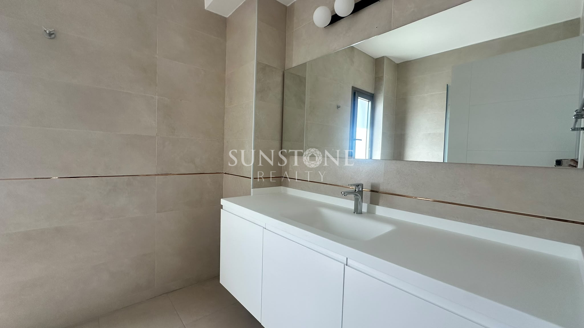 Kıbrıs Girne Çatalköy'de Denize 200 Metre Mesafede Ö zel Hvuzlu Full Eşyalı Lüks Kiralık 3+1 Villa 22