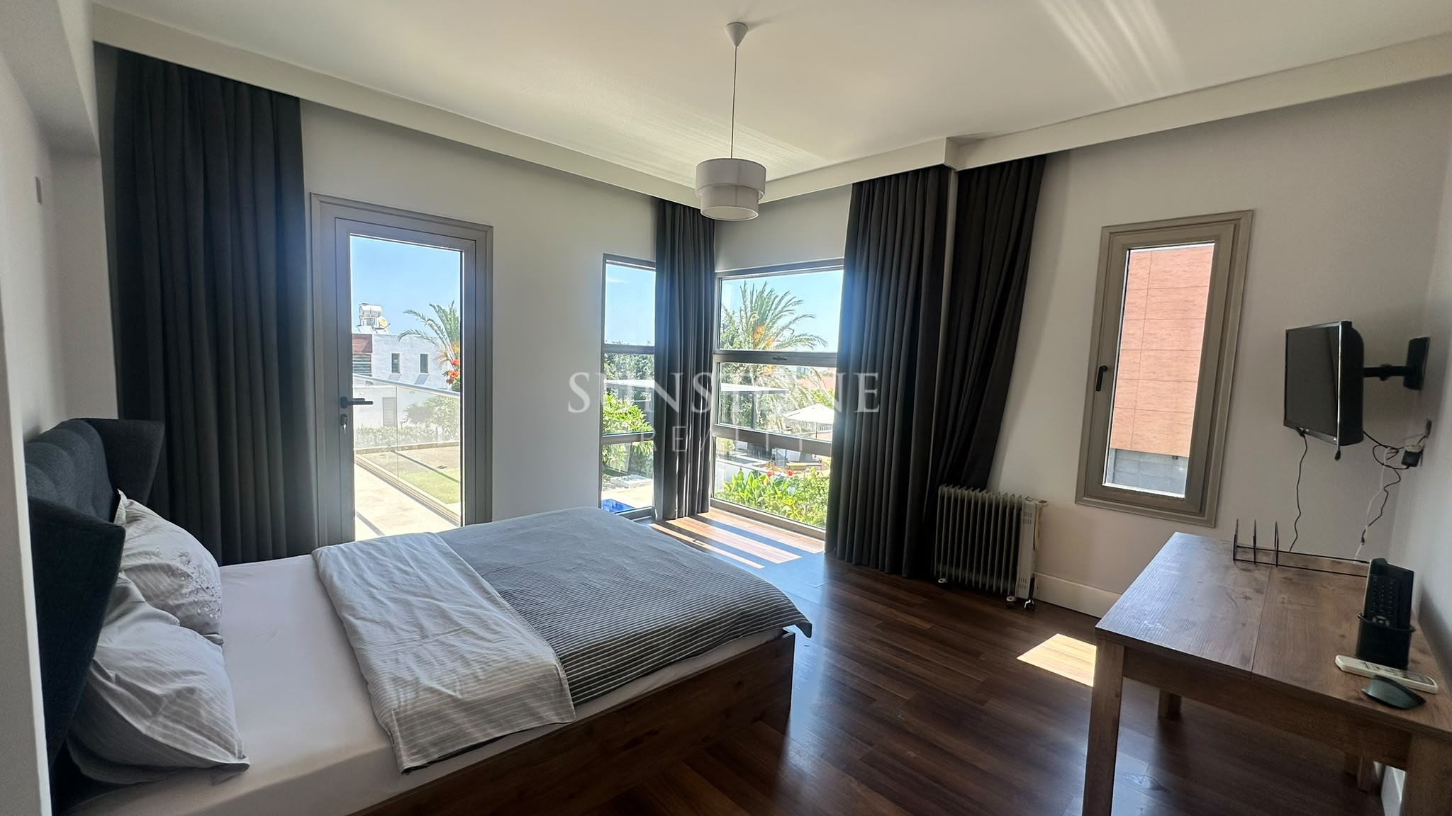 Kıbrıs Girne Çatalköy'de Denize 200 Metre Mesafede Ö zel Hvuzlu Full Eşyalı Lüks Kiralık 3+1 Villa 19