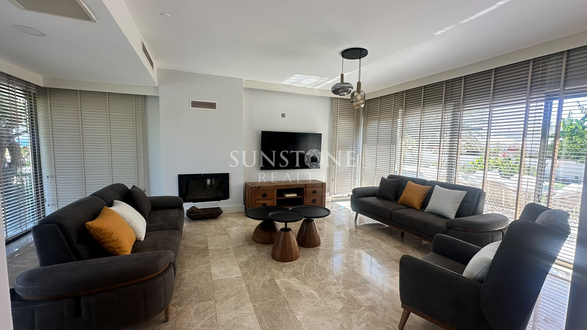 Kıbrıs Girne Çatalköy'de Denize 200 Metre Mesafede Ö zel Hvuzlu Full Eşyalı Lüks Kiralık 3+1 Villa 3