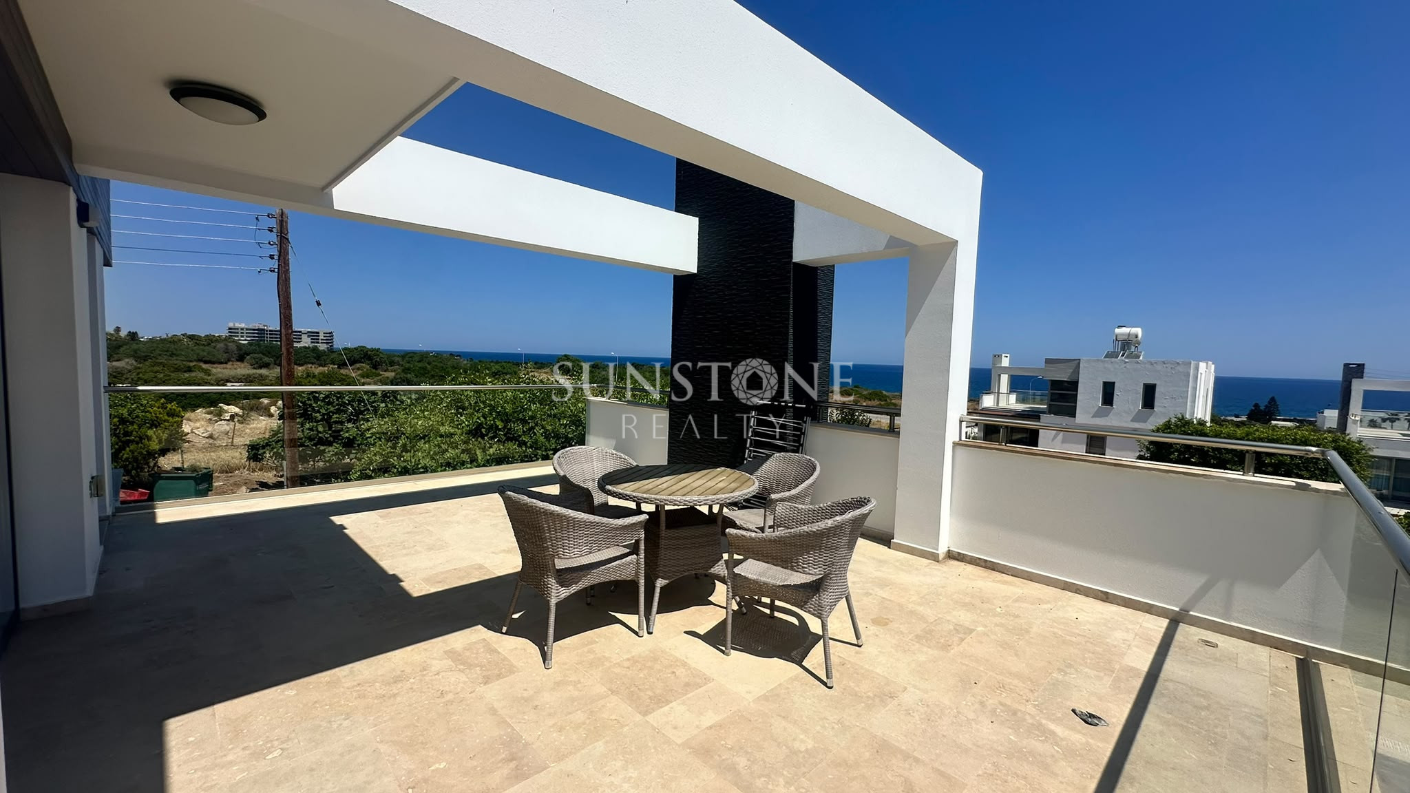 Kıbrıs Girne Çatalköy'de Denize 200 Metre Mesafede Ö zel Hvuzlu Full Eşyalı Lüks Kiralık 3+1 Villa 24
