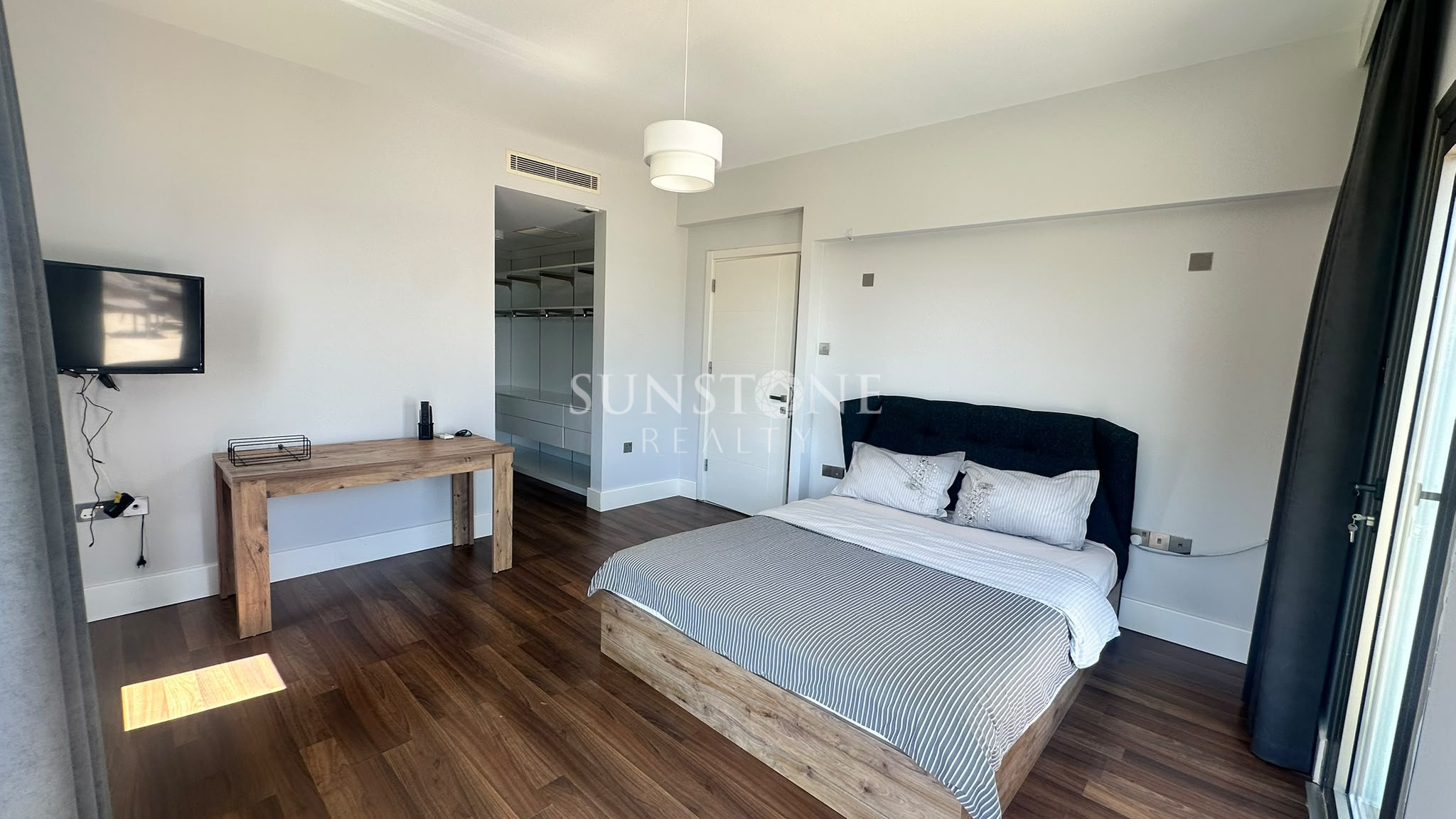 Kıbrıs Girne Çatalköy'de Denize 200 Metre Mesafede Ö zel Hvuzlu Full Eşyalı Lüks Kiralık 3+1 Villa 16