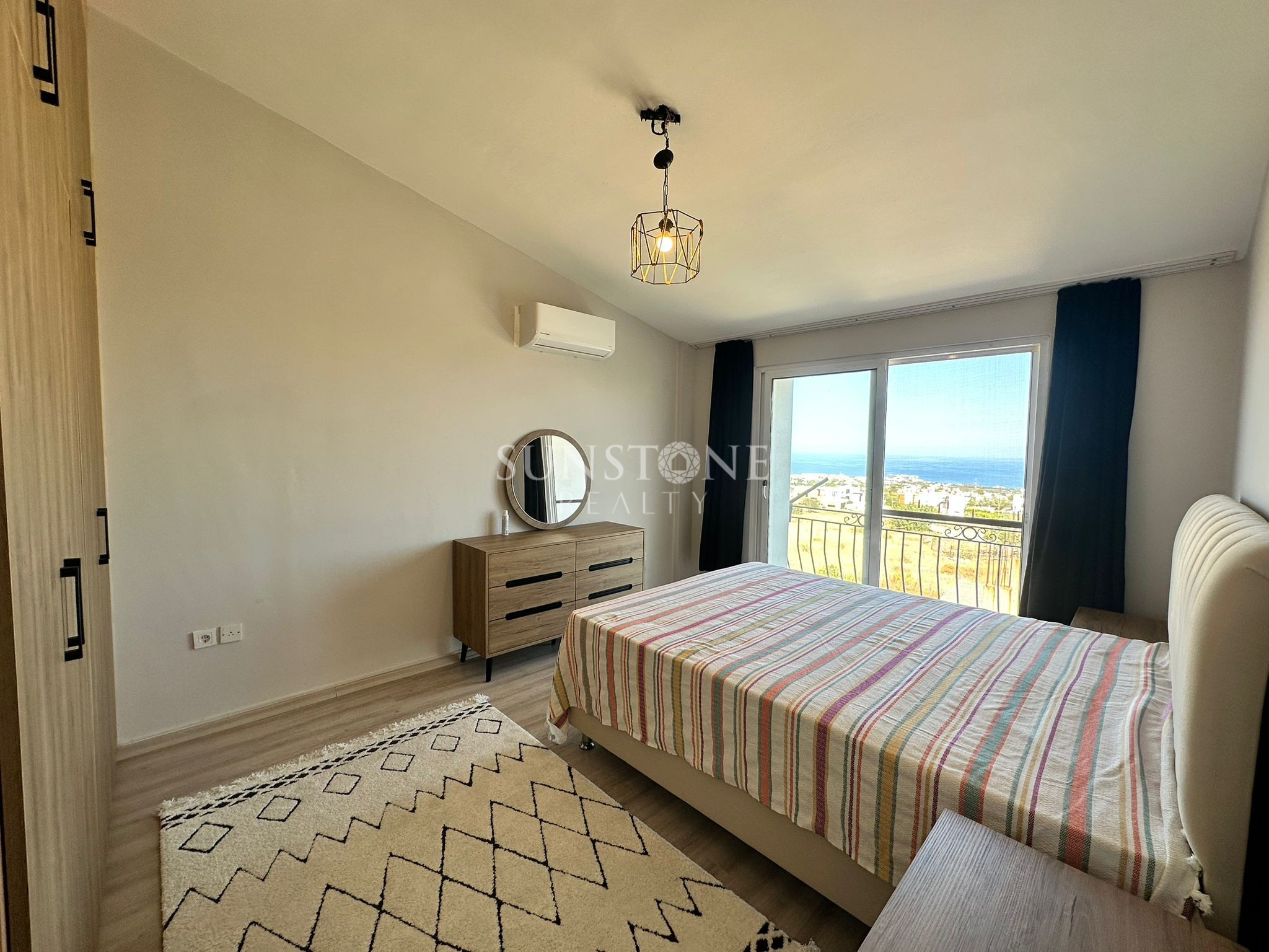 Kıbrıs Girne Çatalköy'de Ortak Havuzlu Site İçerisinde Satılık  Full Eşyalı İkiz Villa  7