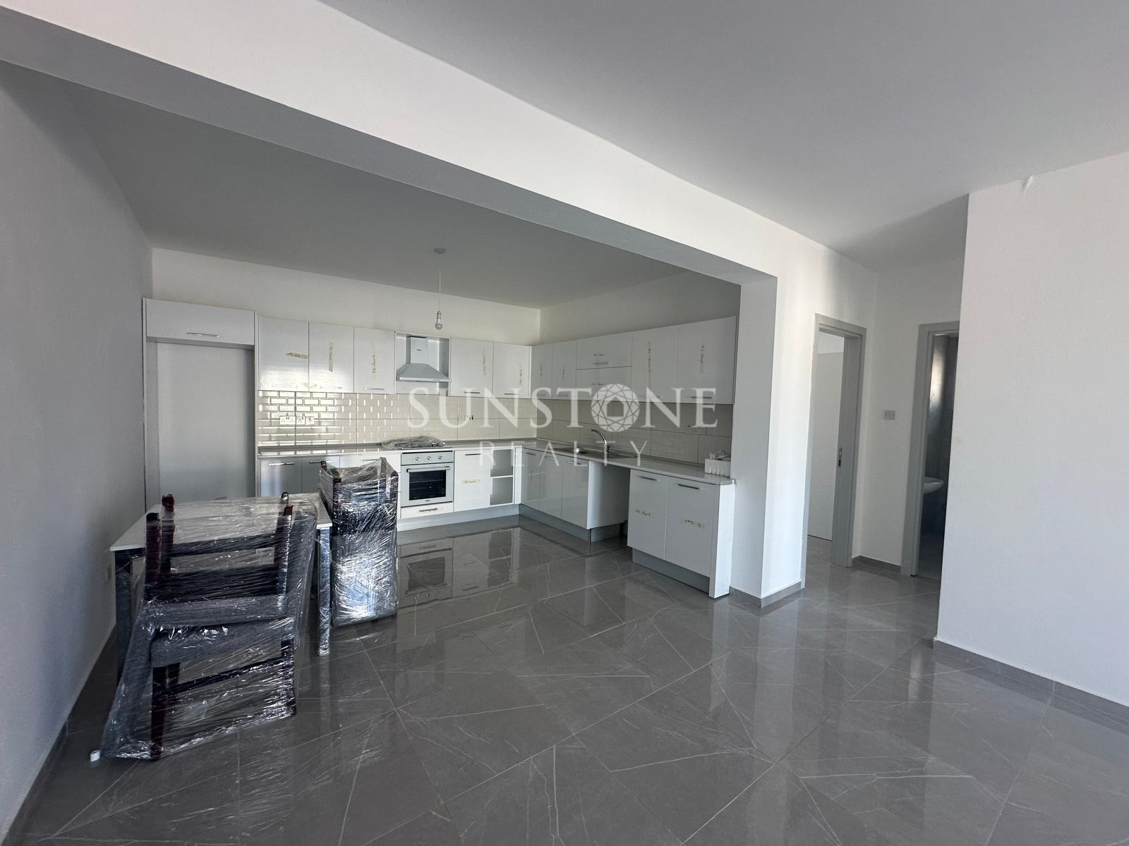 Kıbrıs Girne Edremit'te Modern Sıfır Eşyalı Kiralık 2+1 Daireler 3