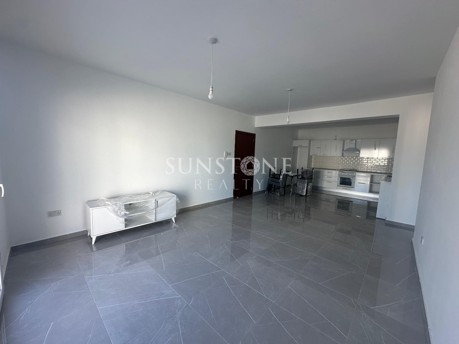 Kıbrıs Girne Edremit'te Modern Sıfır Eşyalı Kiralık 2+1 Daireler 2