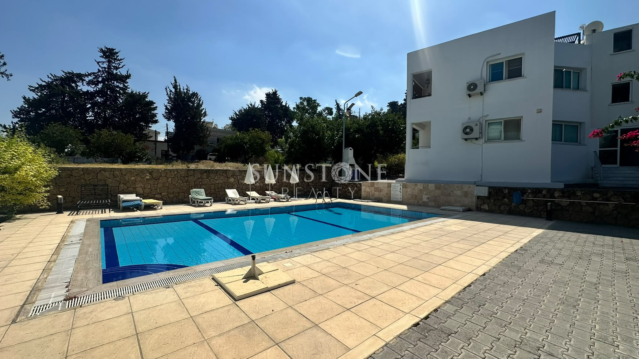 Kıbrıs Girne Edremit'te Ortak Havuzlu Site İçerisinde Full Eşyalı Kiralık 2+1 Daire 3