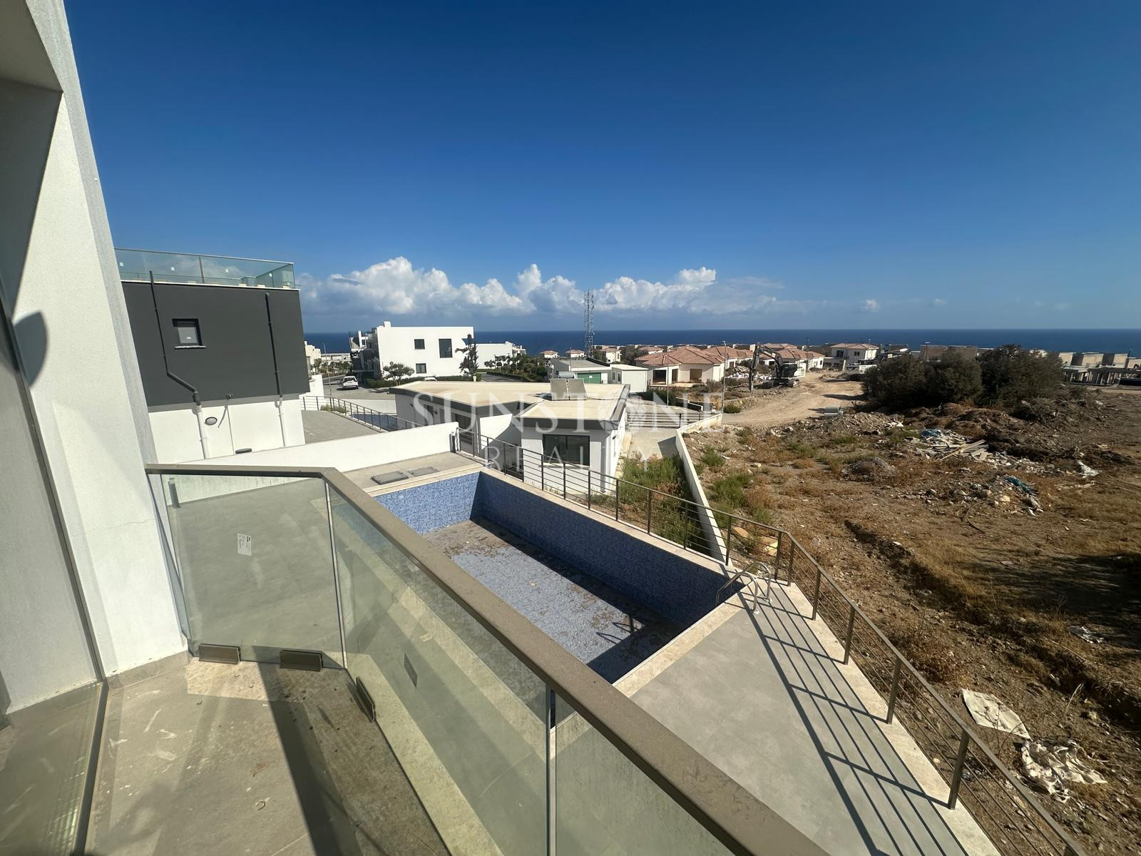 Kıbrıs Girne Esentepe Bölgesinde Satılık 4+1 Villalar 10